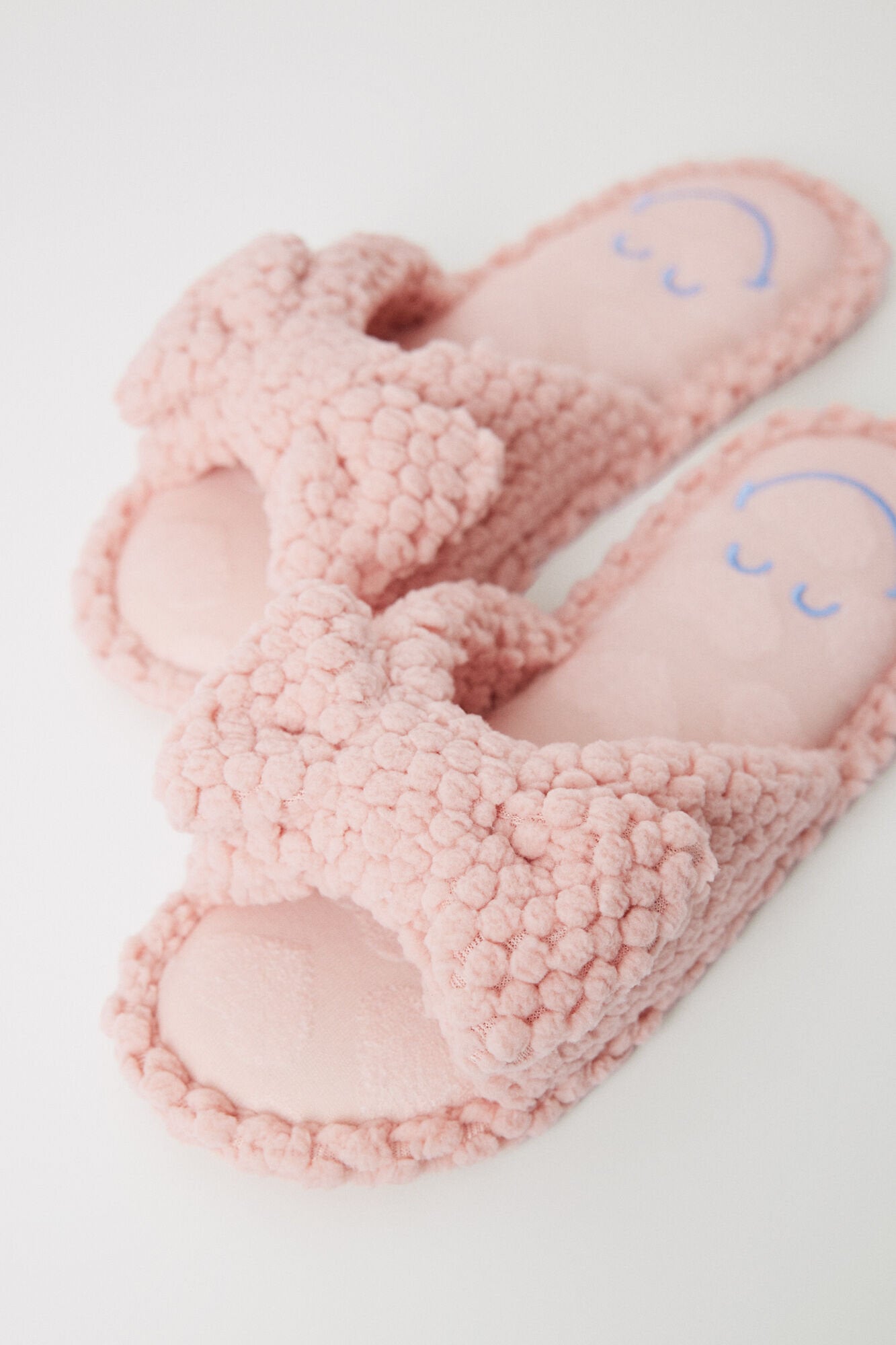 Women Secret_Smiley Bow Or Tie House Slippers_4999675_71_01