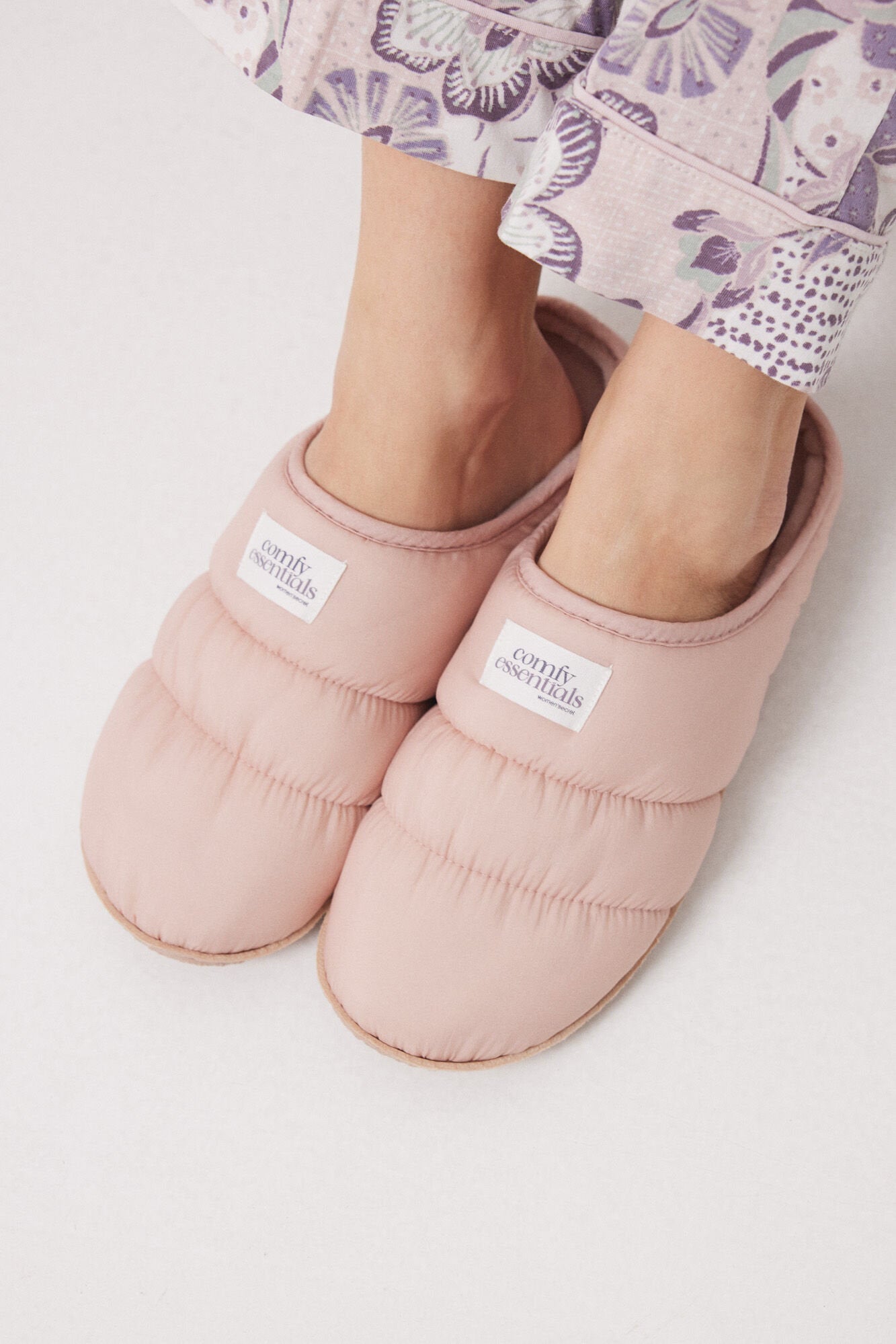 Women Secret_Pink Padded Nylon House Slippers_4999680_71_01