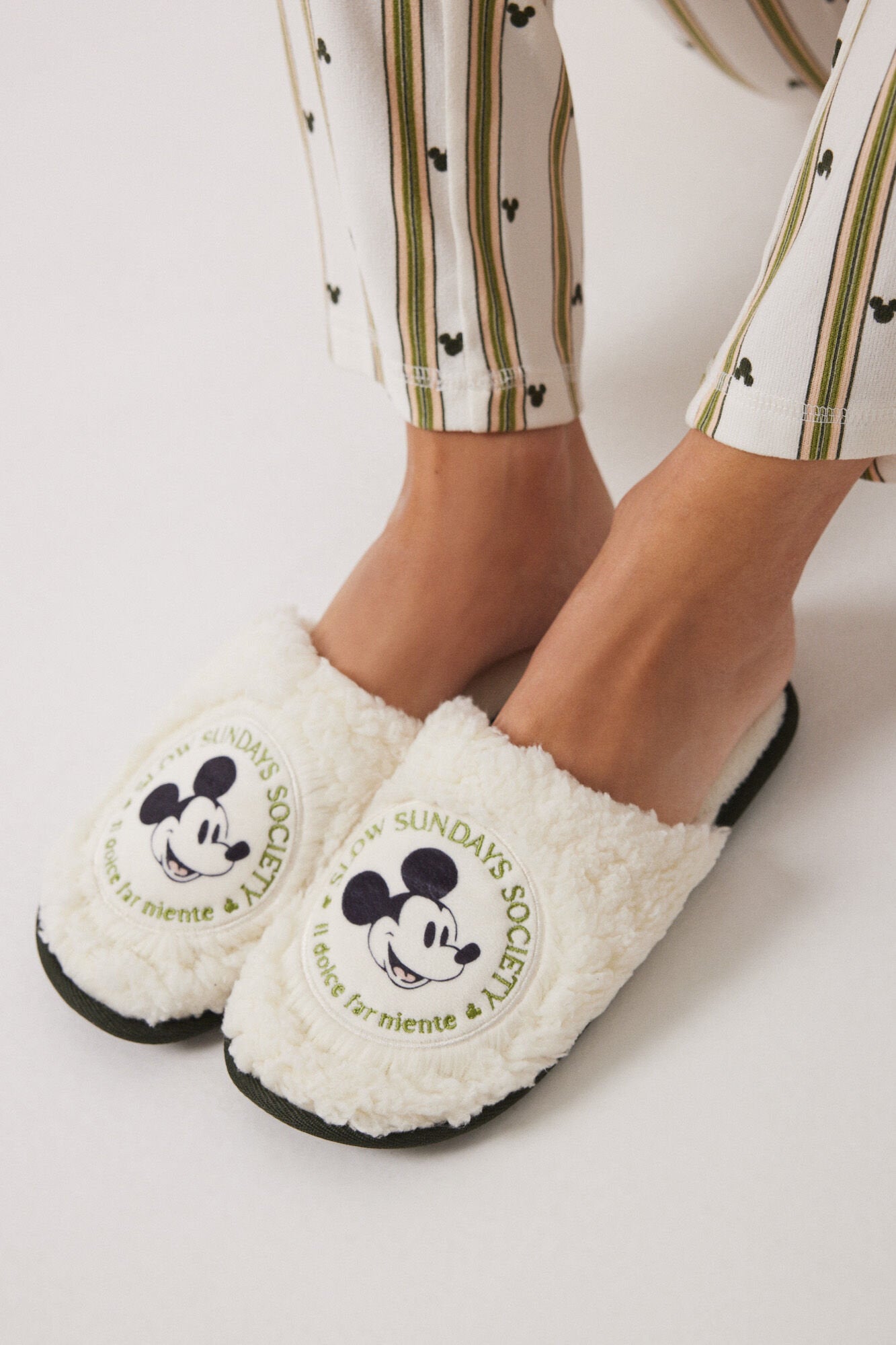 Women Secret_Mickey Mouse Fur House Slippers_4999682_47_01