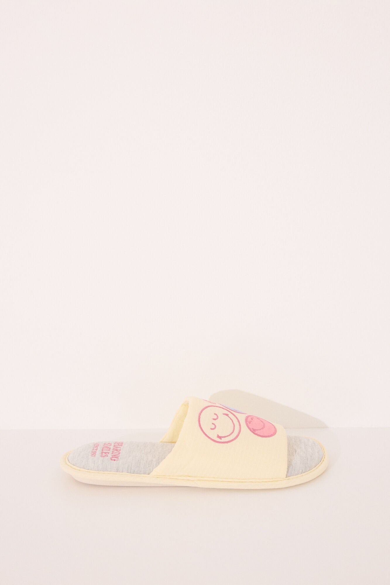 Women Secret_Smiley Open House Slippers_4999687_04_06