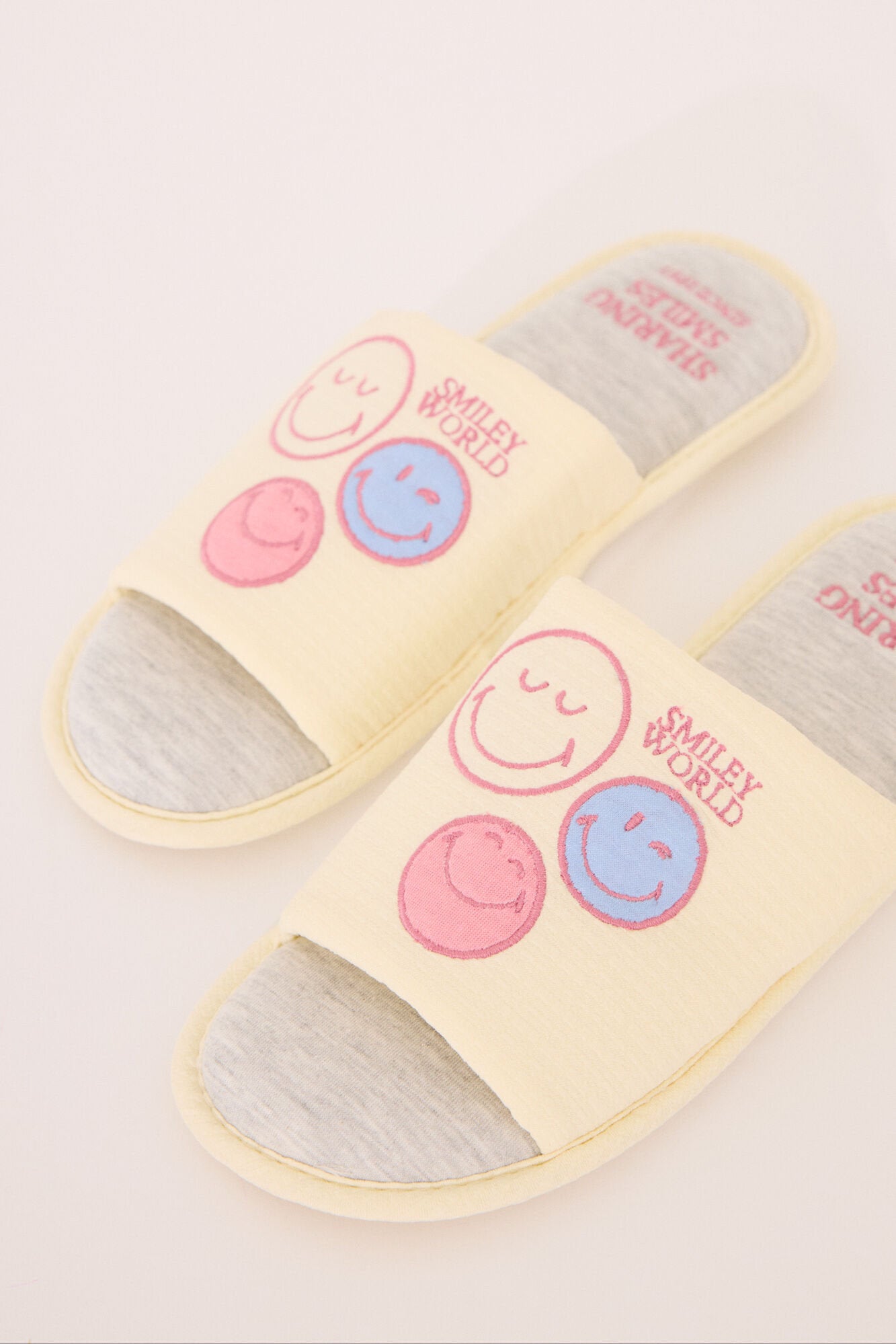 Women Secret_Smiley Open House Slippers_4999687_04_07