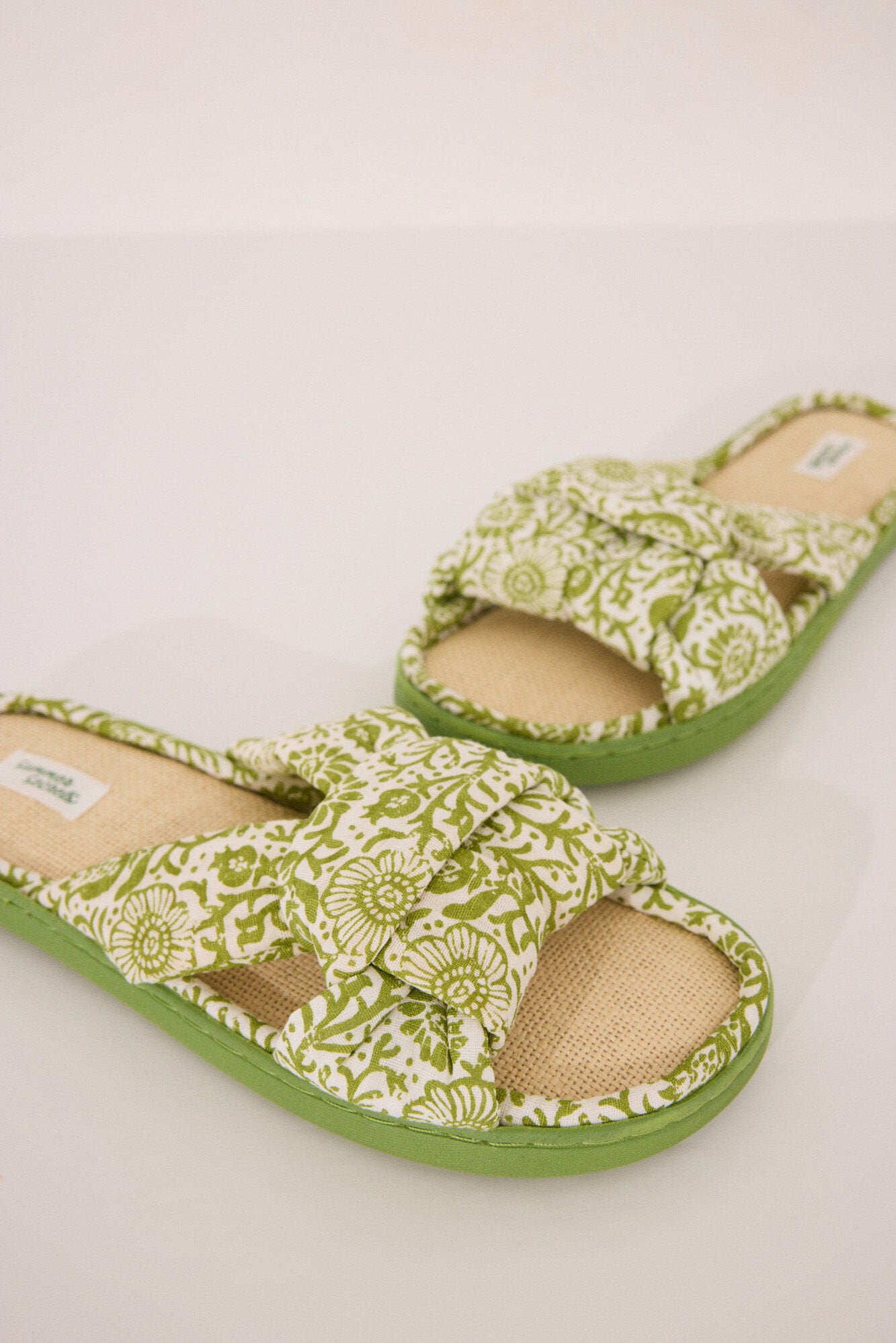 Women Secret_Green Raffia Knotted Upper Slippers_4999704_21_02