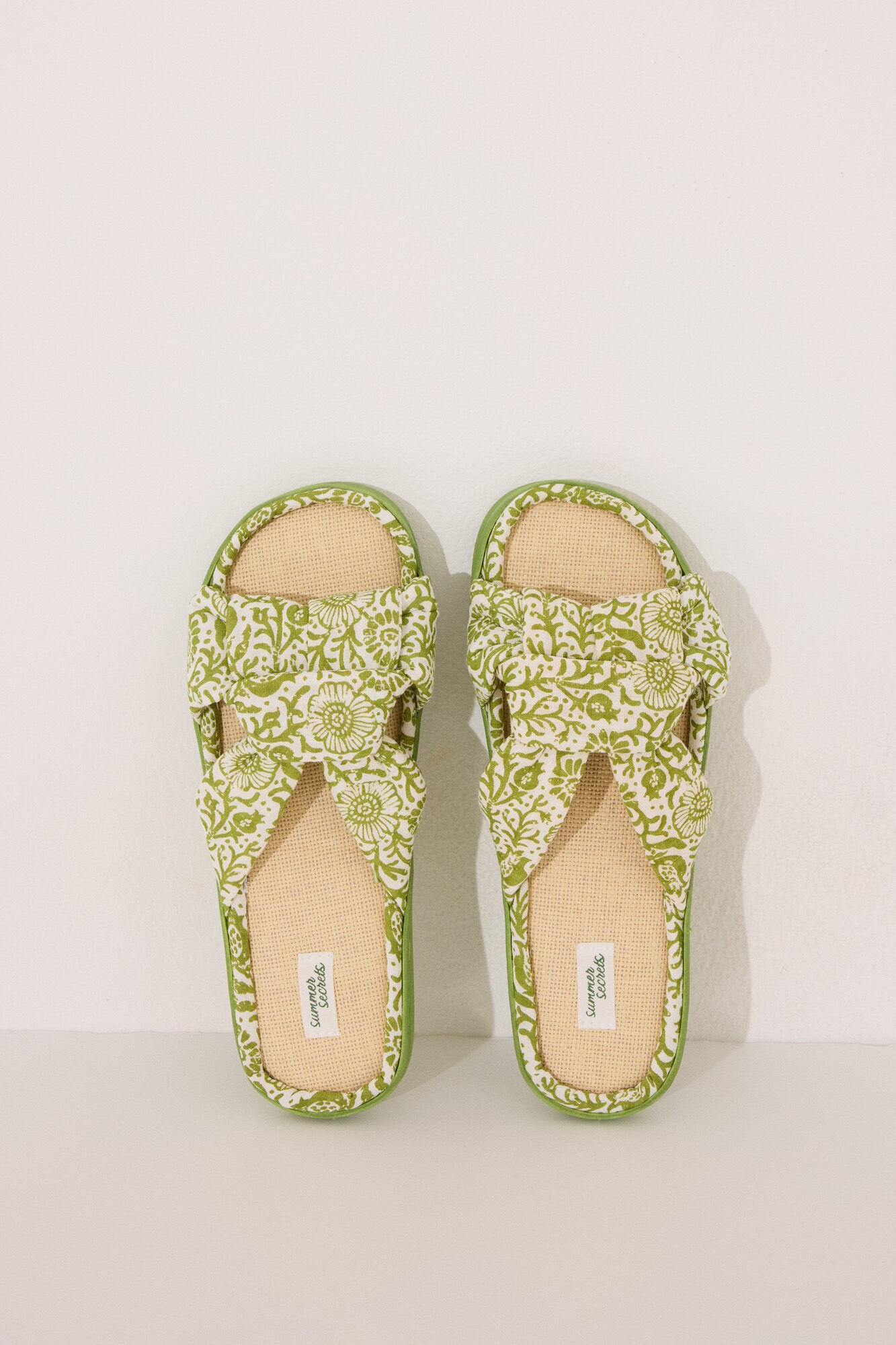 Women Secret_Green Raffia Knotted Upper Slippers_4999704_21_03