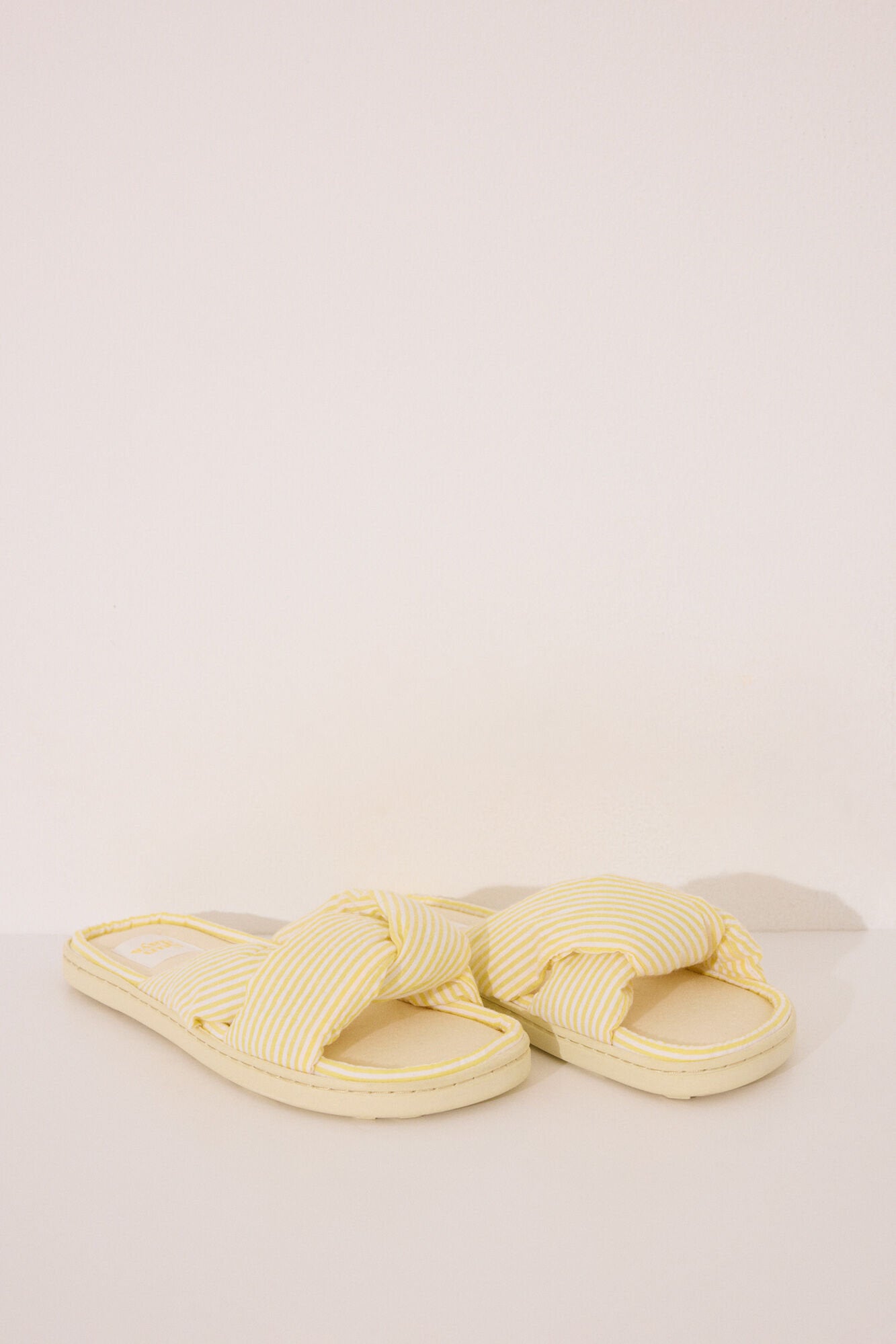Women Secret_Yellow Seersucker Slippers_4999708_05_02