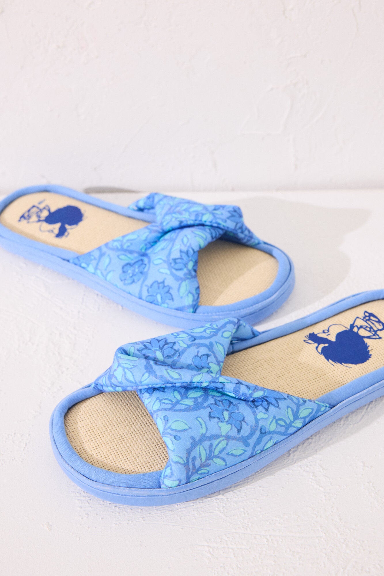 Women Secret_Mafalda Blue Slippers_4999711_14_04