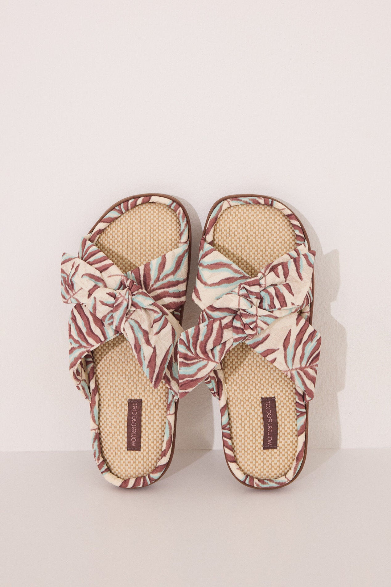 Women Secret_Tropical Raffia Slippers_4999716_22_03