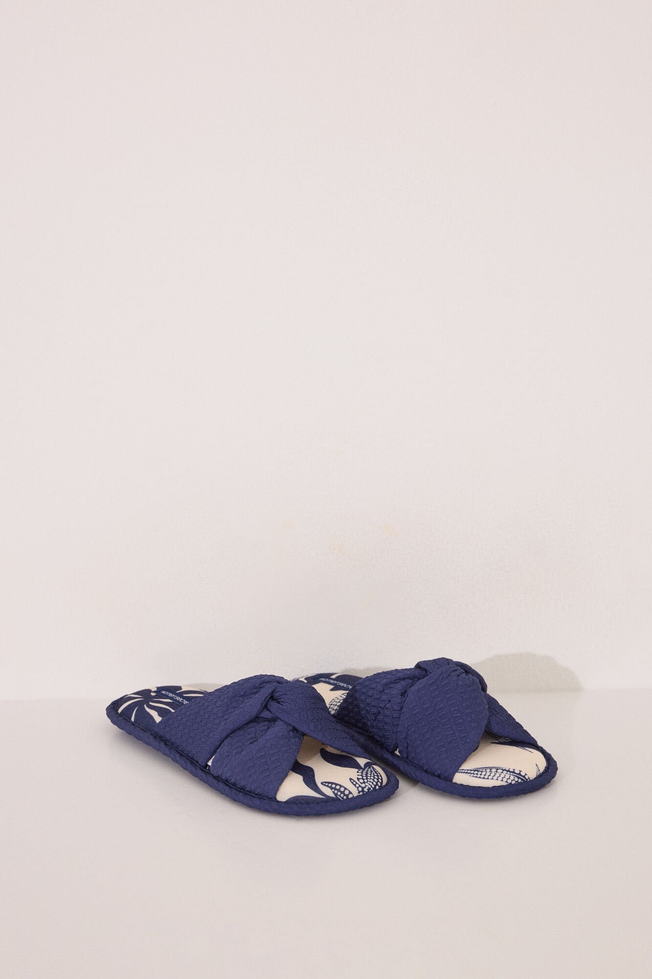Women Secret_Slippers with Blue Flower Print_4999717_10_01