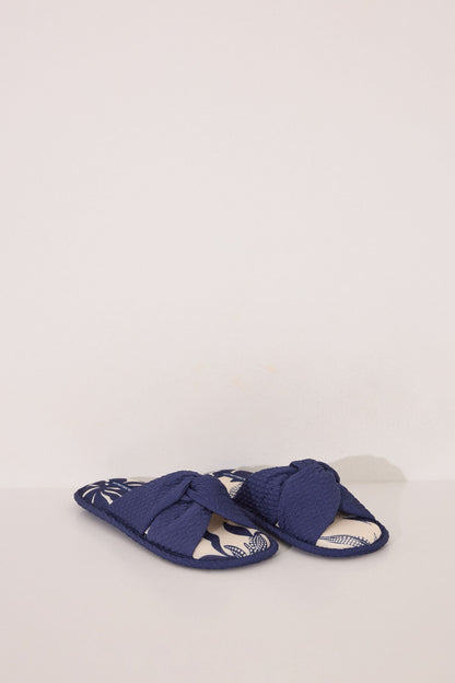 Women Secret_Slippers with Blue Flower Print_4999717_10_01