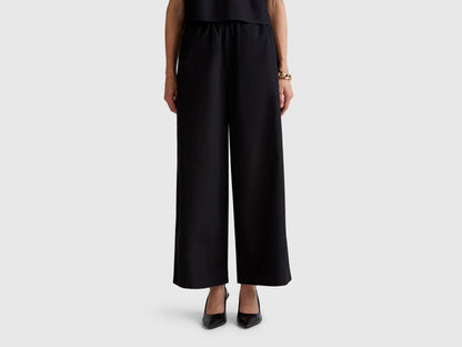 Benetton_Lightweight Trousers with Wide Leg_4AC7DF09A_100_02