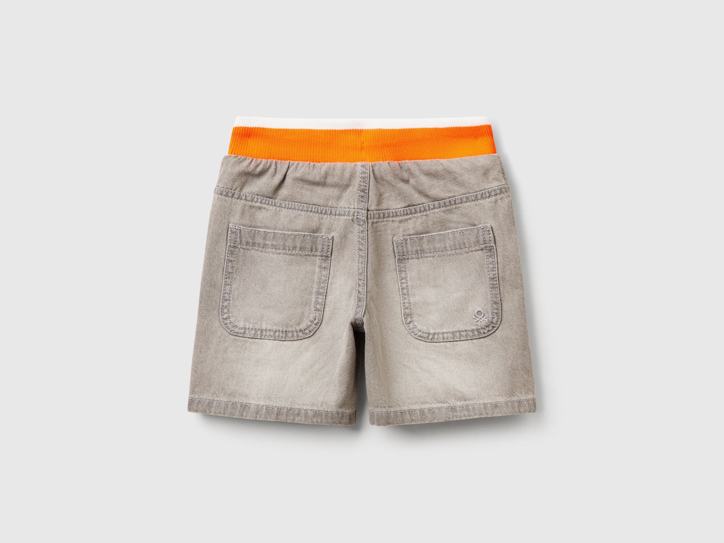 Benetton_Straight Jean Shorts_4AD7G902Y_888_02