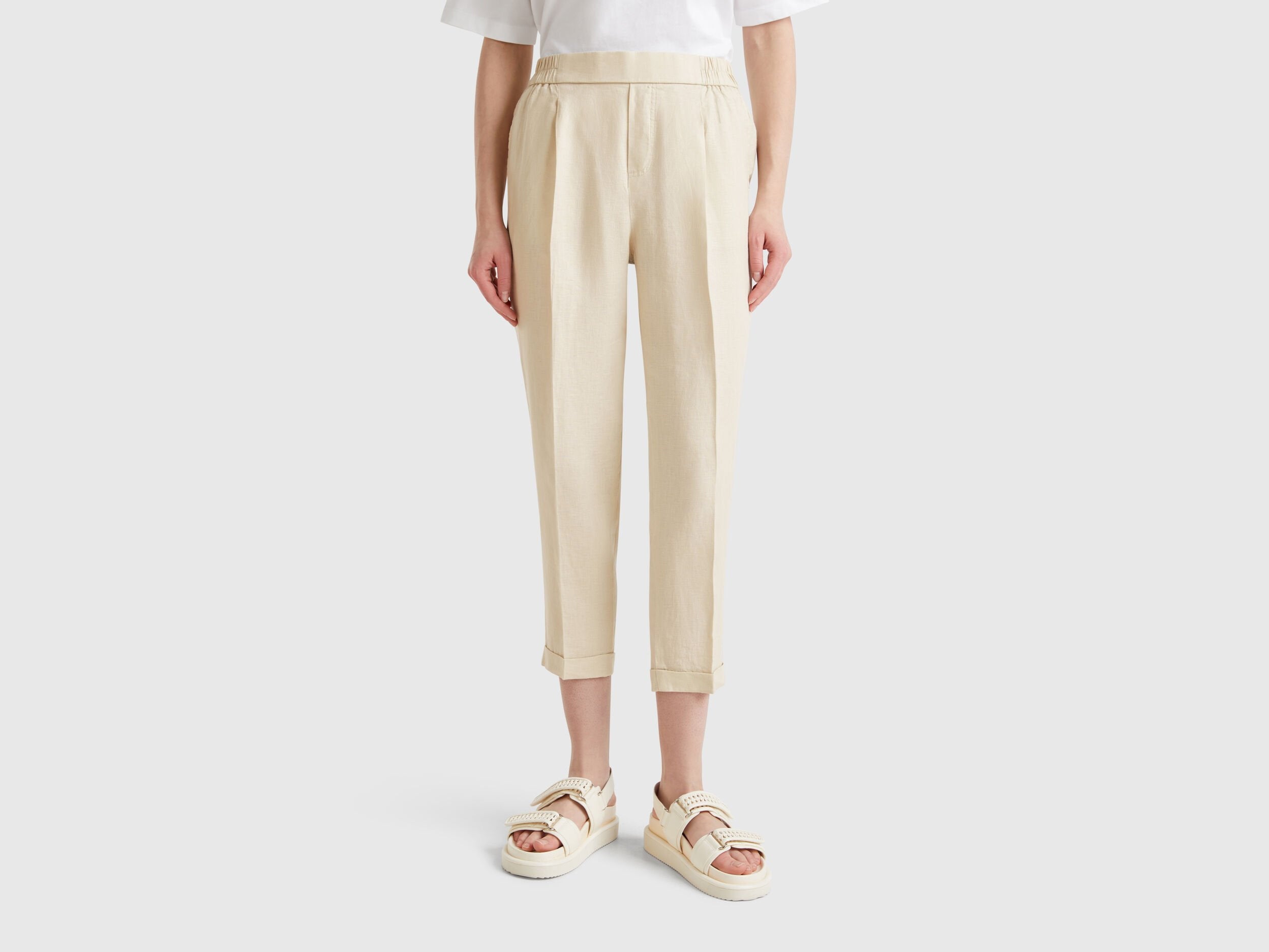 Benetton_Cropped Trousers in 100% Linen_4AGH558X5_152_02