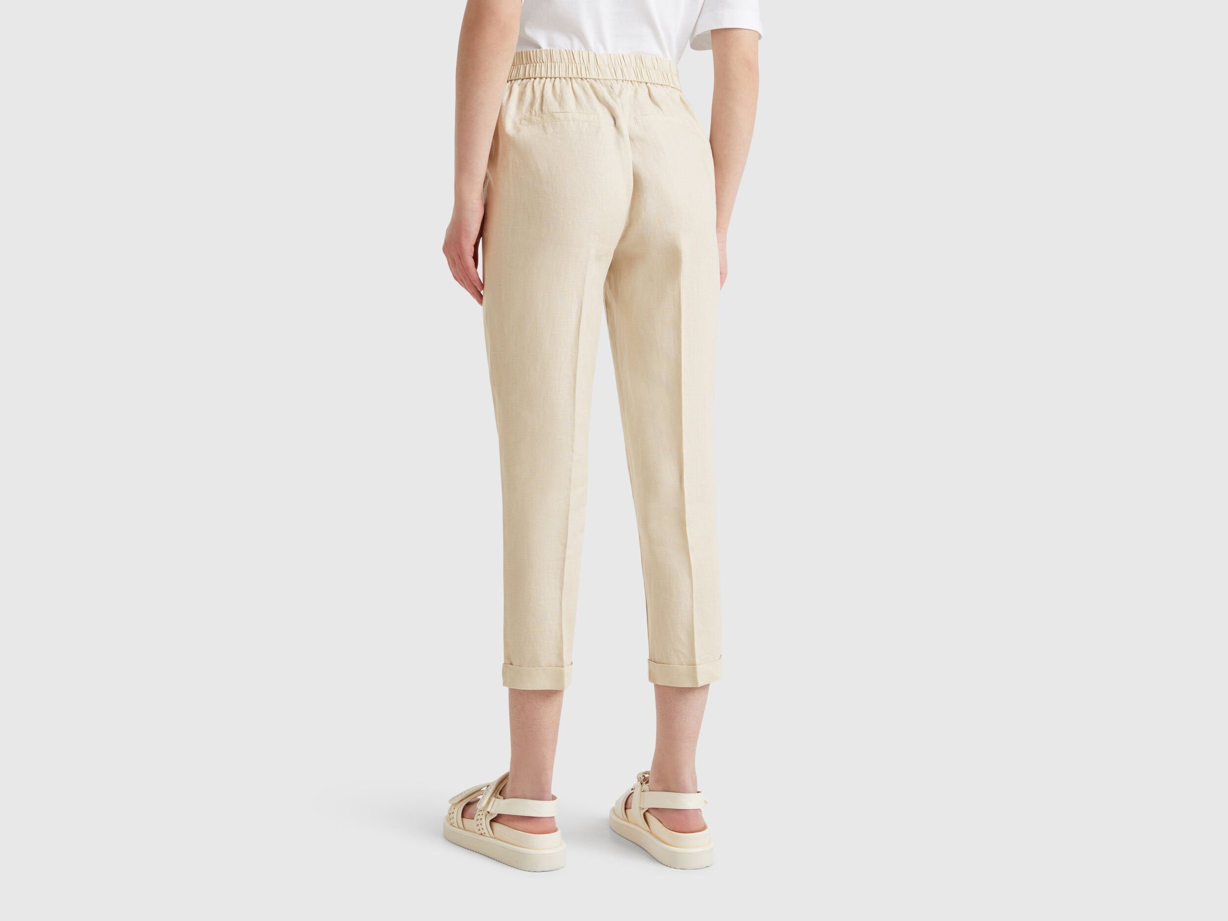 Benetton_Cropped Trousers in 100% Linen_4AGH558X5_152_03