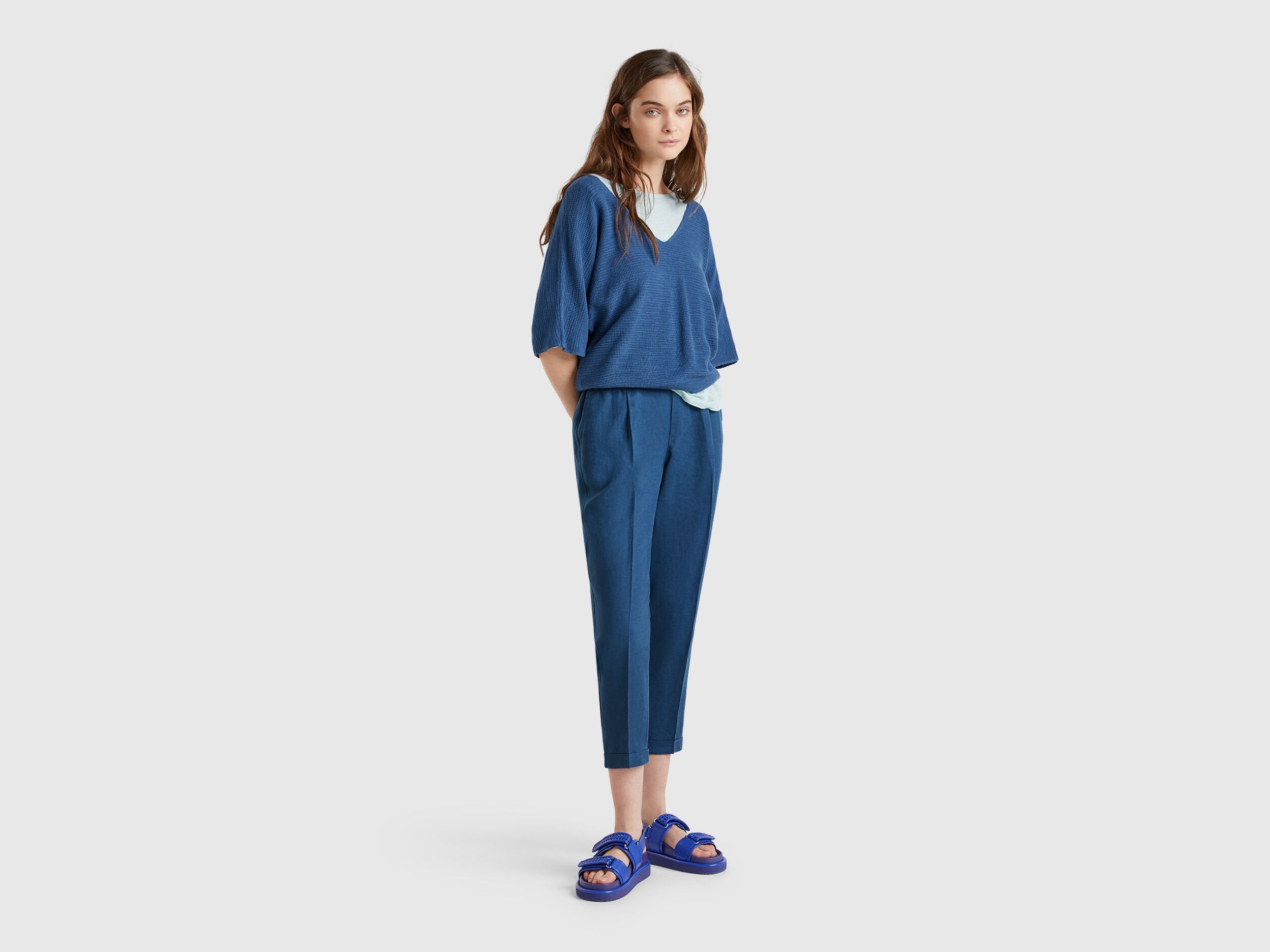 Benetton_Cropped Trousers in 100% Linen_4AGH558X5_217_01