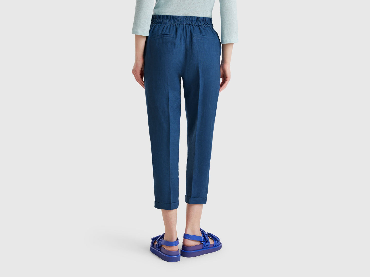 Benetton_Cropped Trousers in 100% Linen_4AGH558X5_217_03