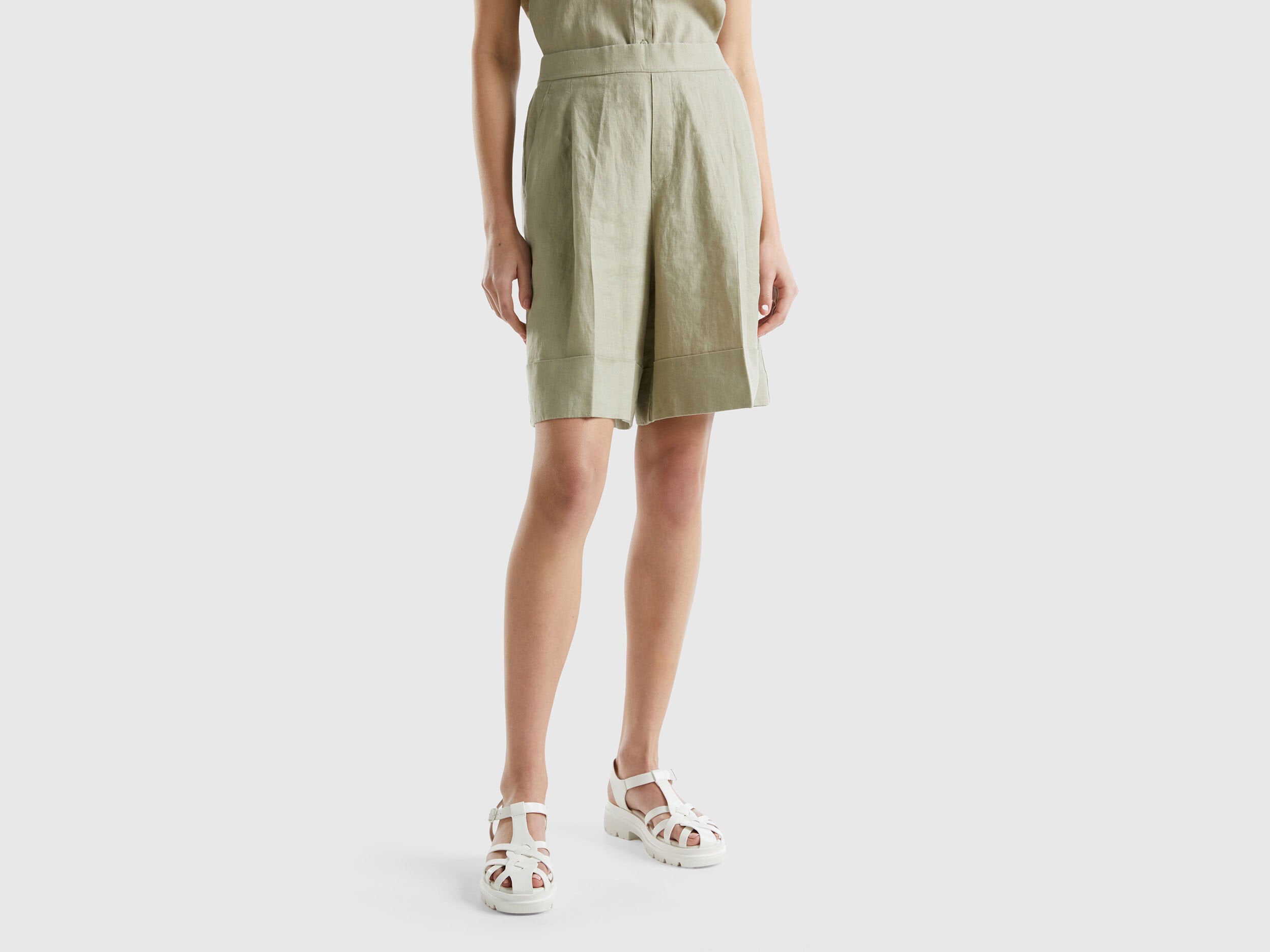 Linen Bermudas With Cuffs_4Aghd900D_0W9_01