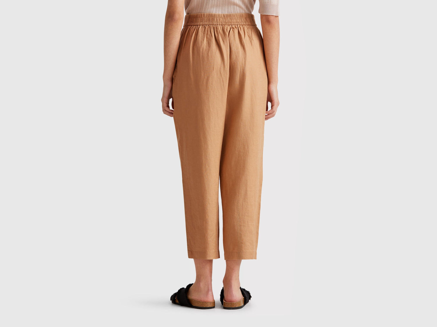 Benetton_Soft Trousers in Pure Linen_4AGHDF08L_193_03