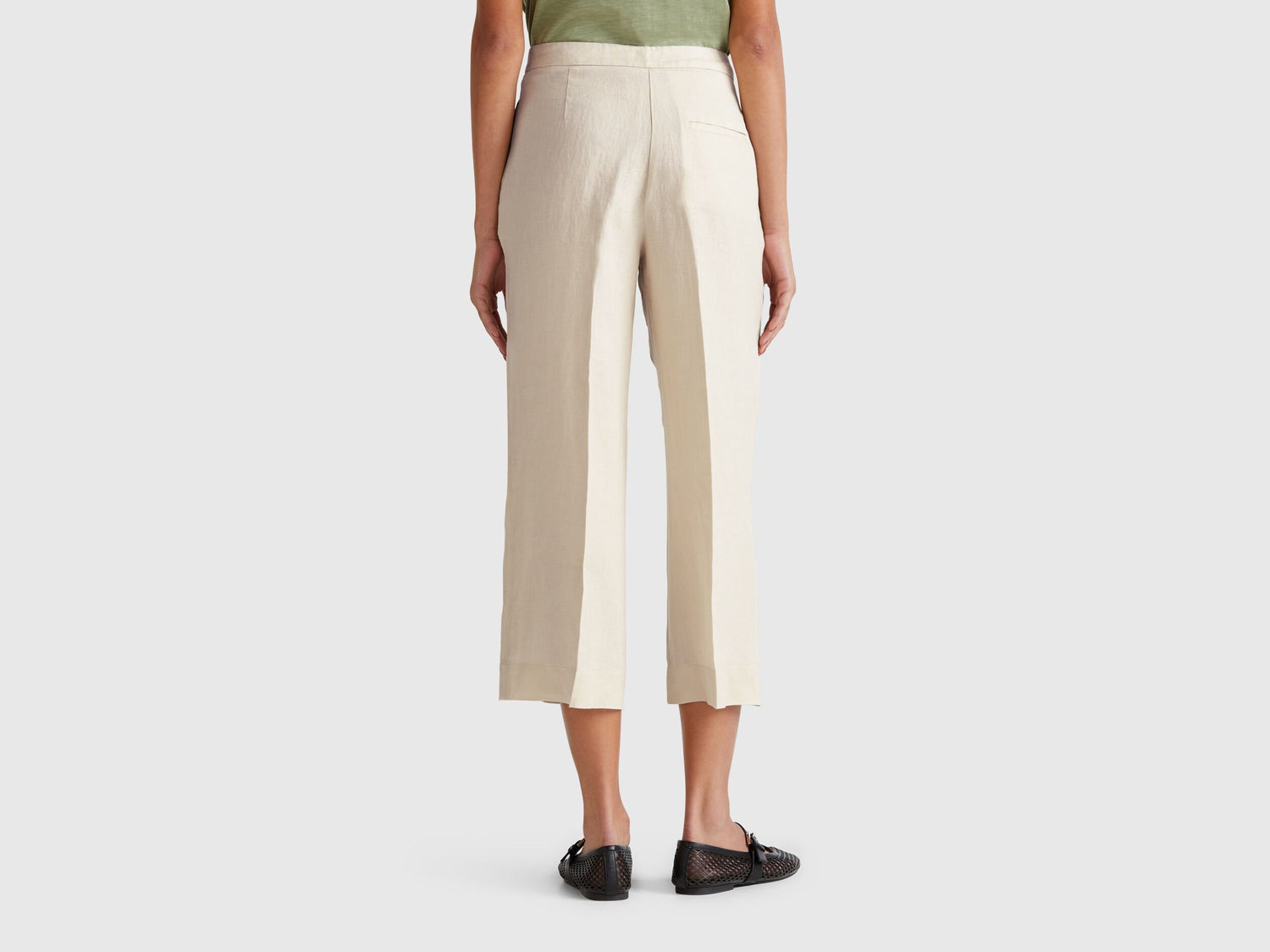 Benetton_Cropped Sweatpants in Pure Linen_4AGHDF08M_152_03