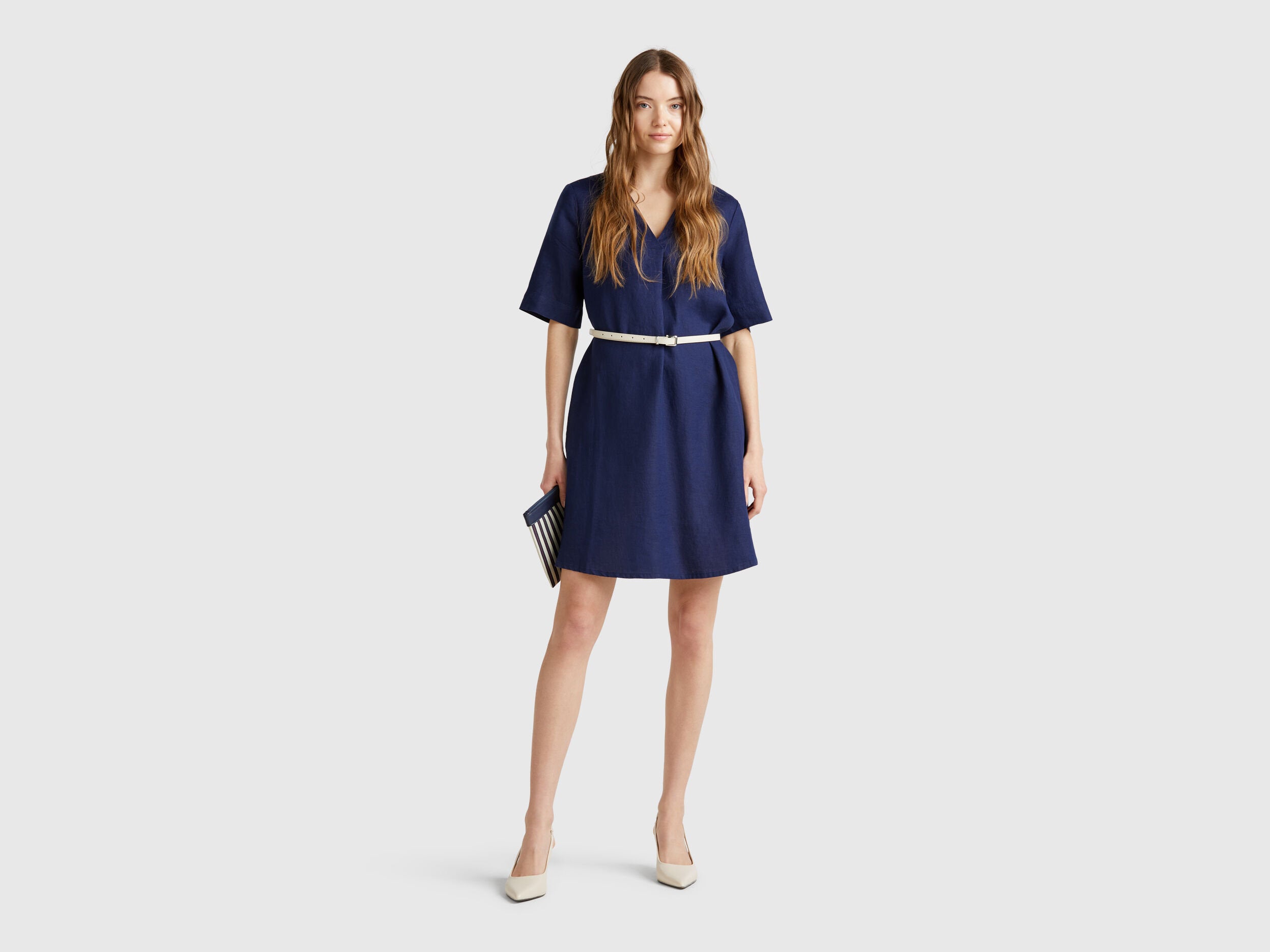Benetton_Short Sleeve Dress in Pure Linen_4AGHDV0B0_252_03