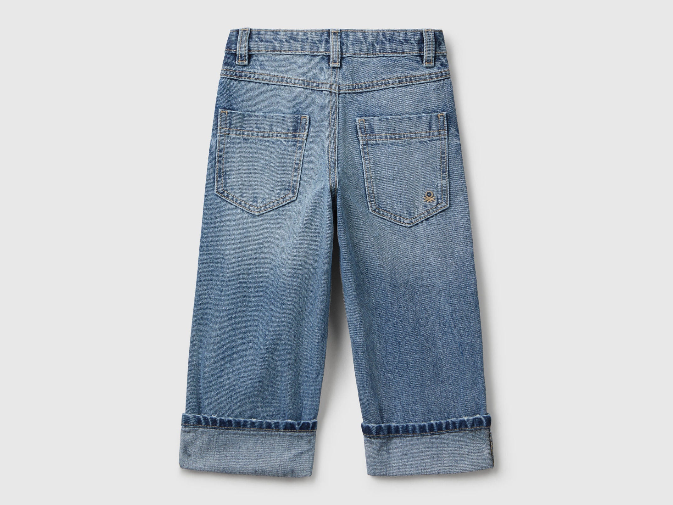 Benetton_Blue_Loose Fit Jeans with Roll-Up_4AW7GE02R_901_02