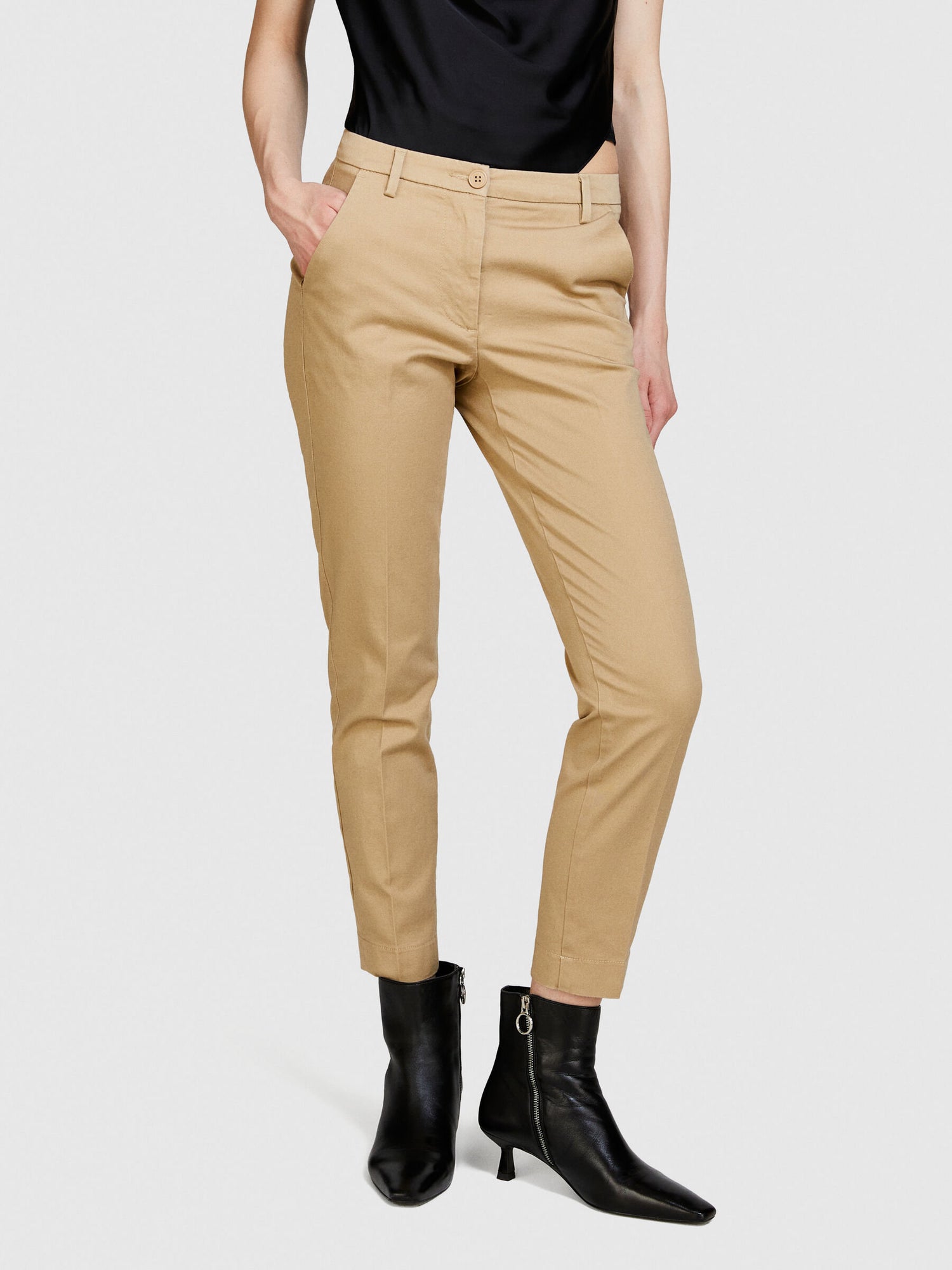 Slim Fit Chinos_4BYW55AH6_21R_04