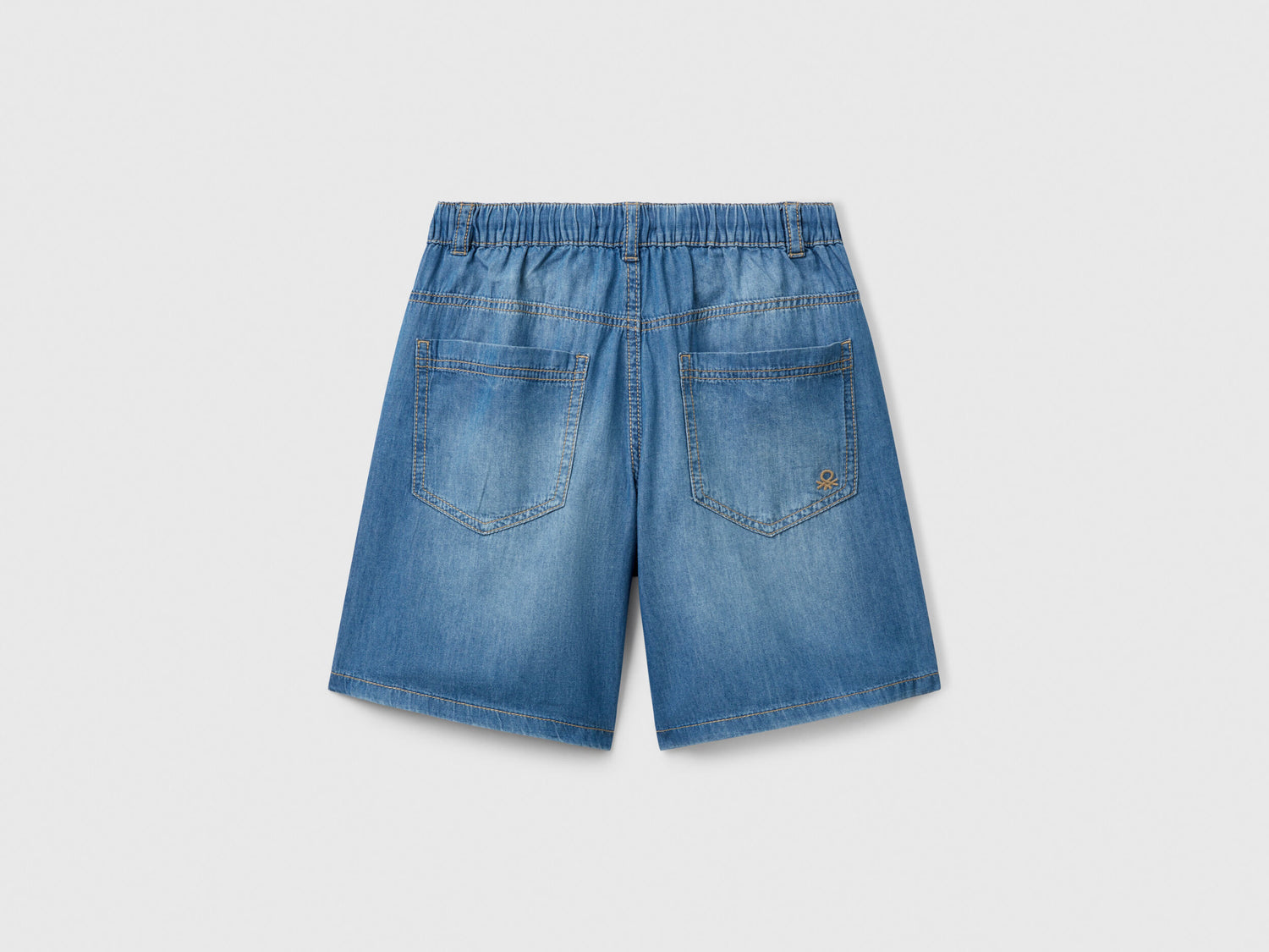 Benetton_Bermudas in Chambray_4DHJC9047_901_02