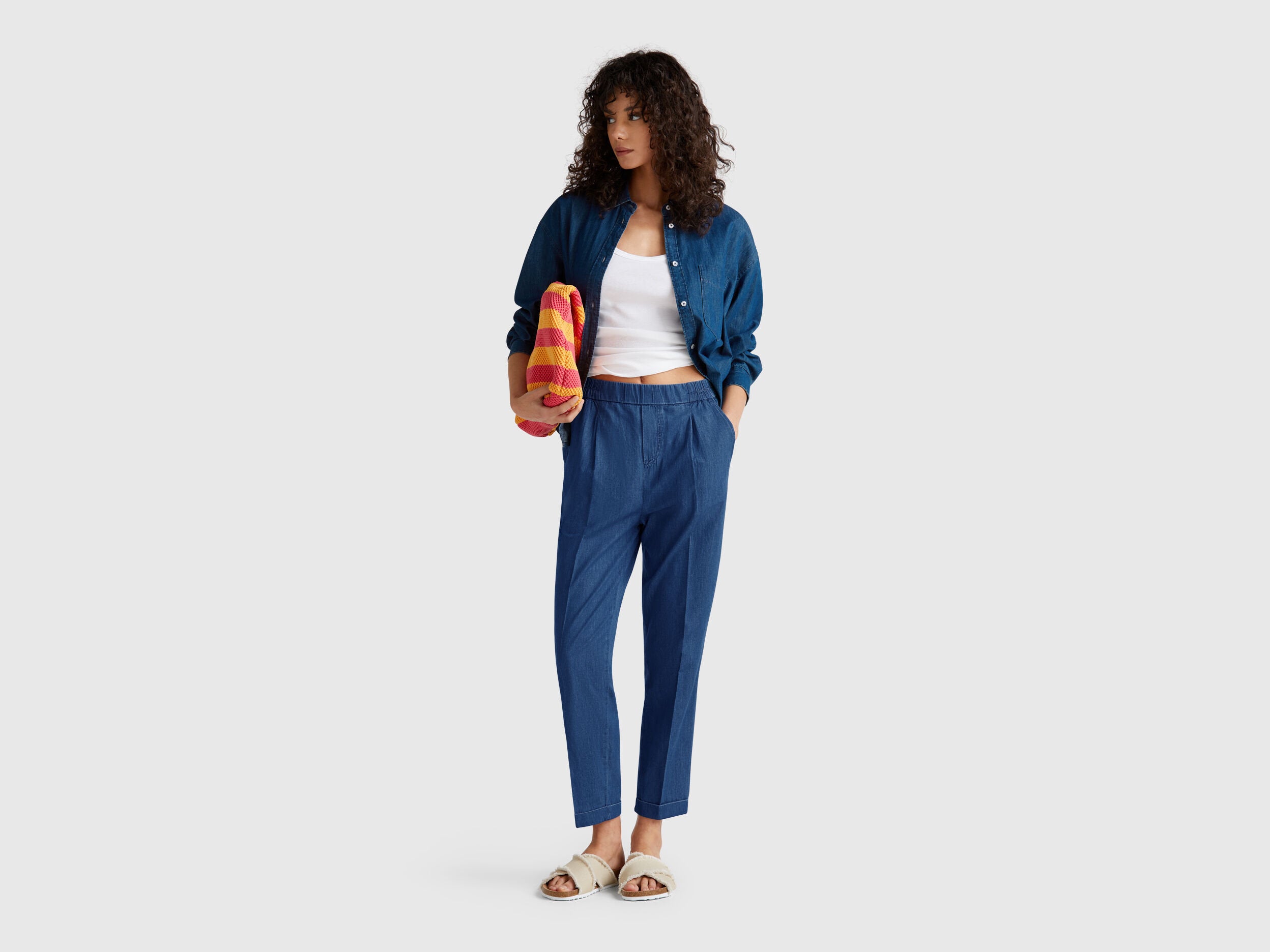 Benetton_Trousers in Chambray_4DHJDF079_901_01