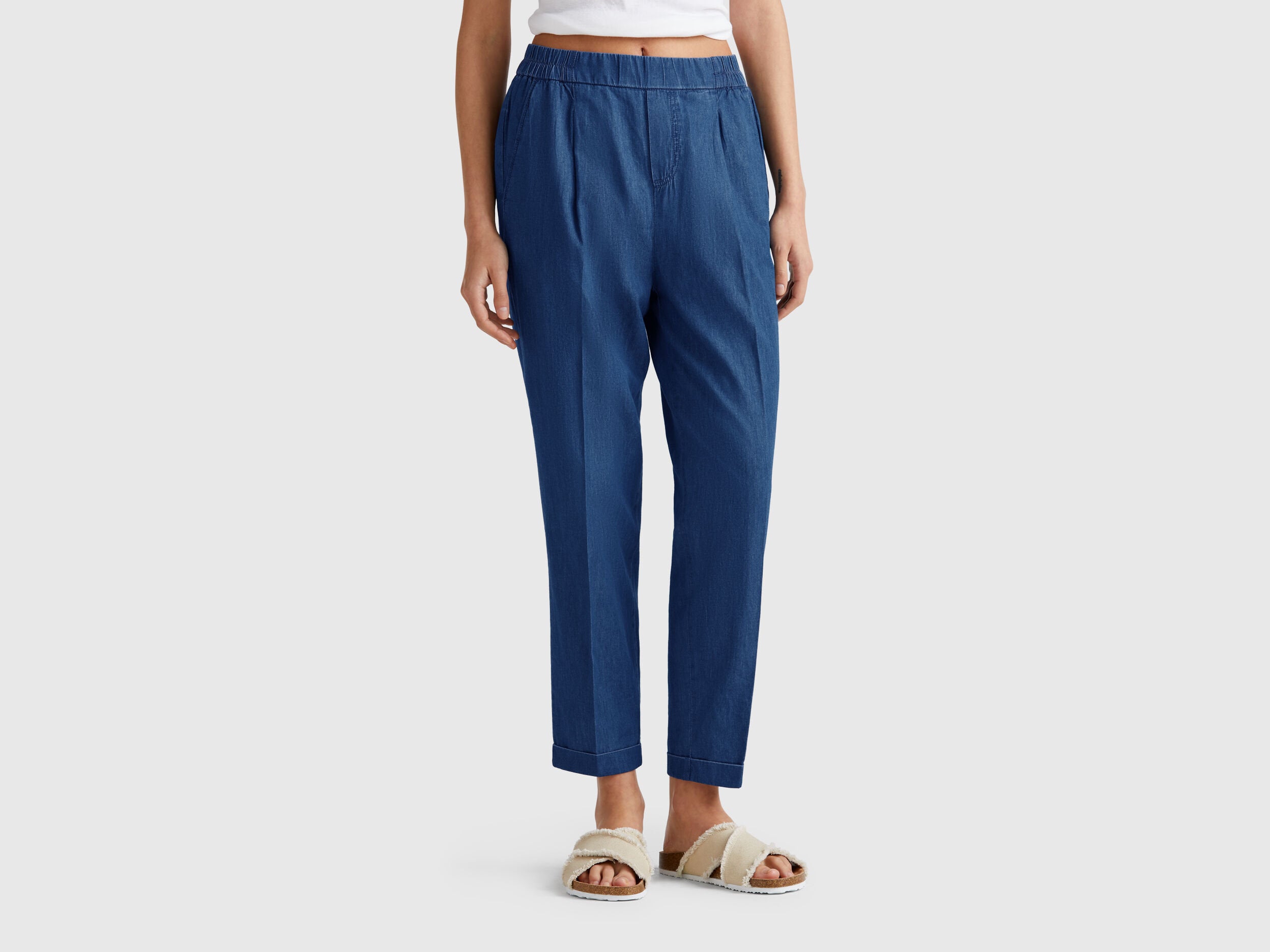 Benetton_Trousers in Chambray_4DHJDF079_901_02