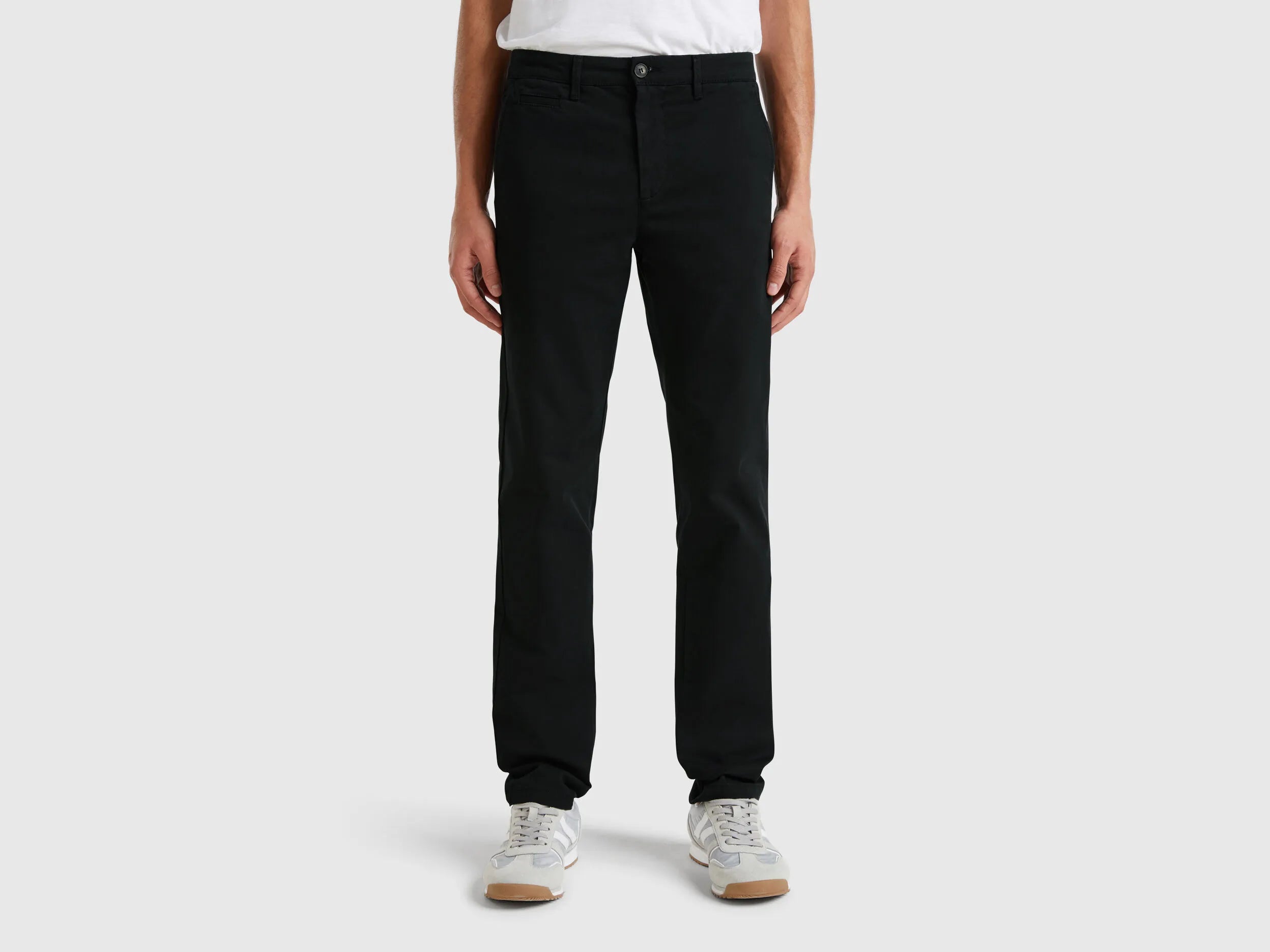 Benetton_Black_Black Slim Fit Chino_4DKH55I18_100_02