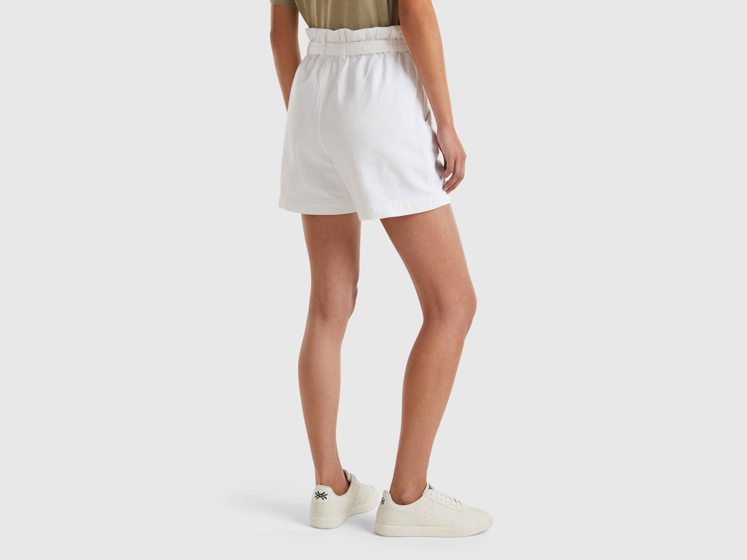 Bermudas With Wide Leg_4DUKD9019_101_03