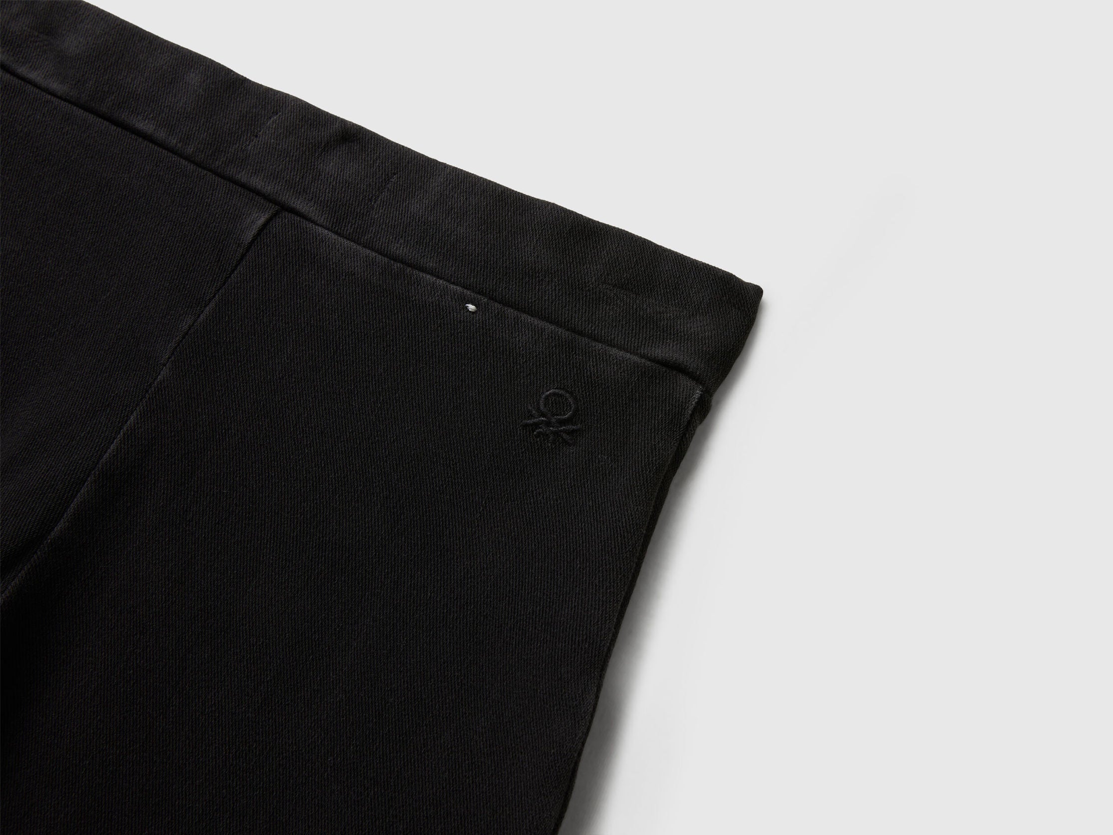 Benetton_Dark Gray_Wide Fit Super Stretch Jeans_4I42CE04F_701_03