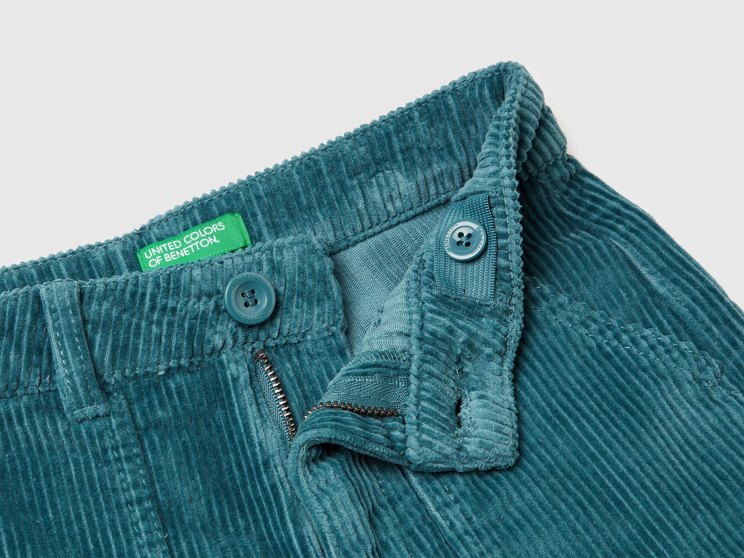 Benetton_Turquoise_Balloon Fit Velvet Trousers_4IKTGE02W_19W_03