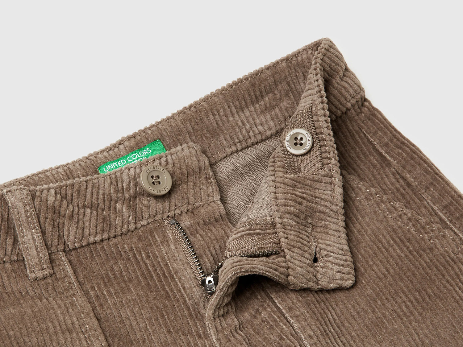 Benetton_Brown_Balloon Fit Velvet Trousers_4IKTGE02W_26H_03