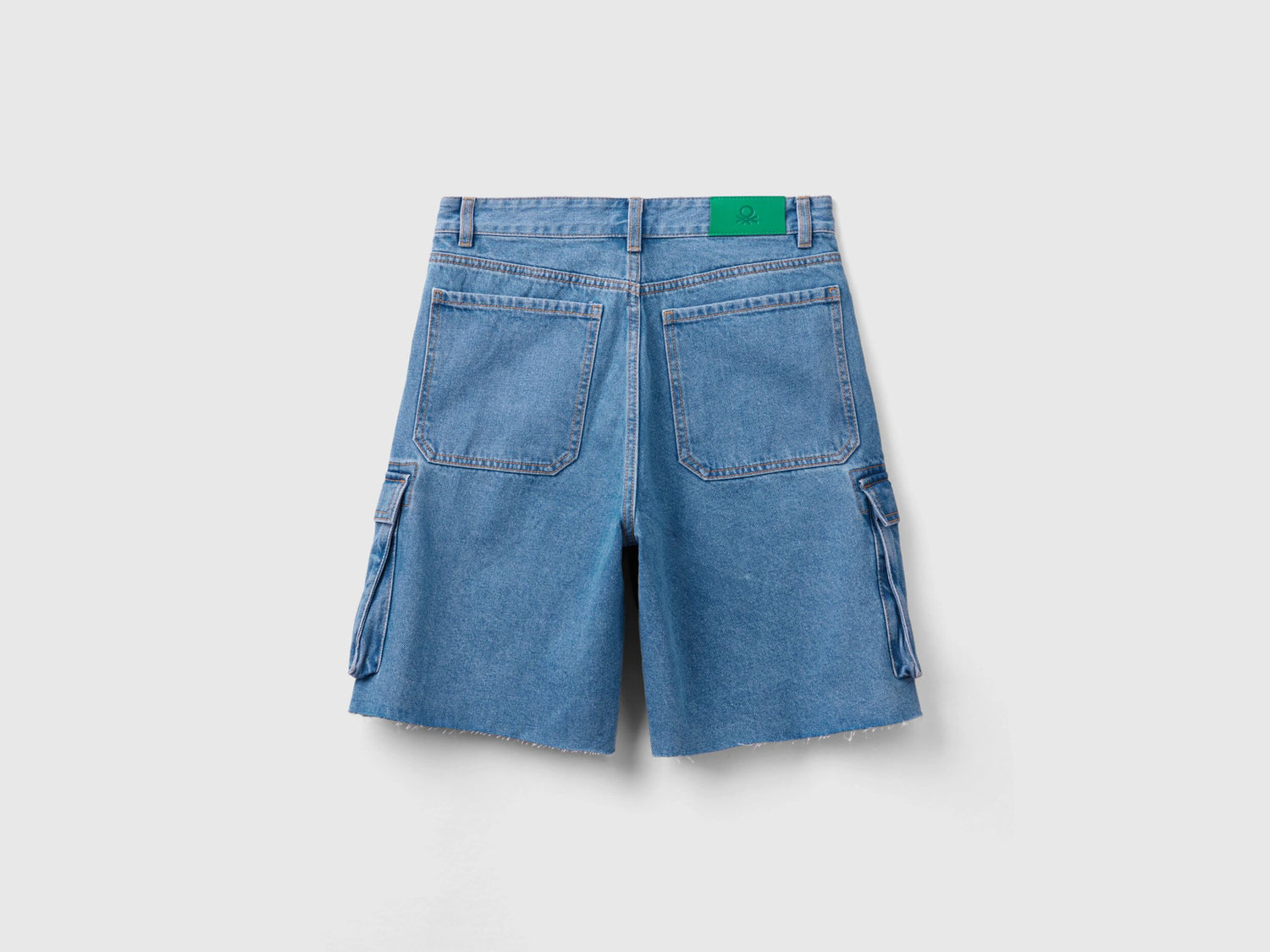 Cargo Shorts In Recycled Cotton Blend_4Ipcd9017_902_05