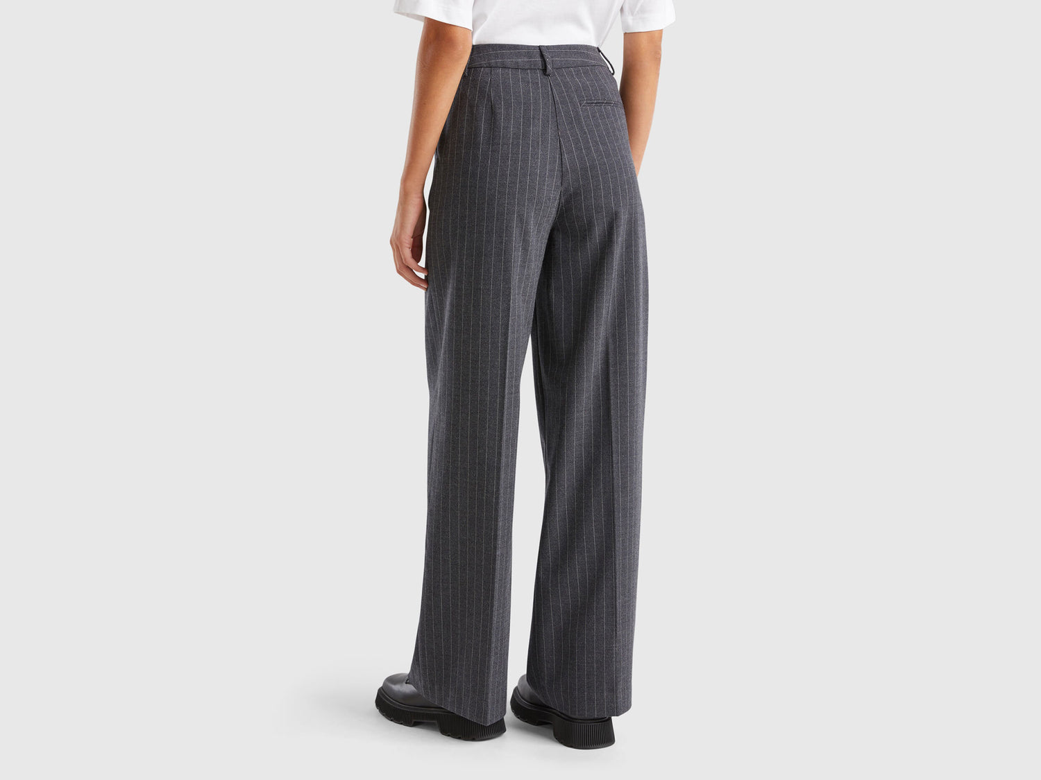 Pinstripe Trousers With Wide Leg_4KHSDF07F_903_03