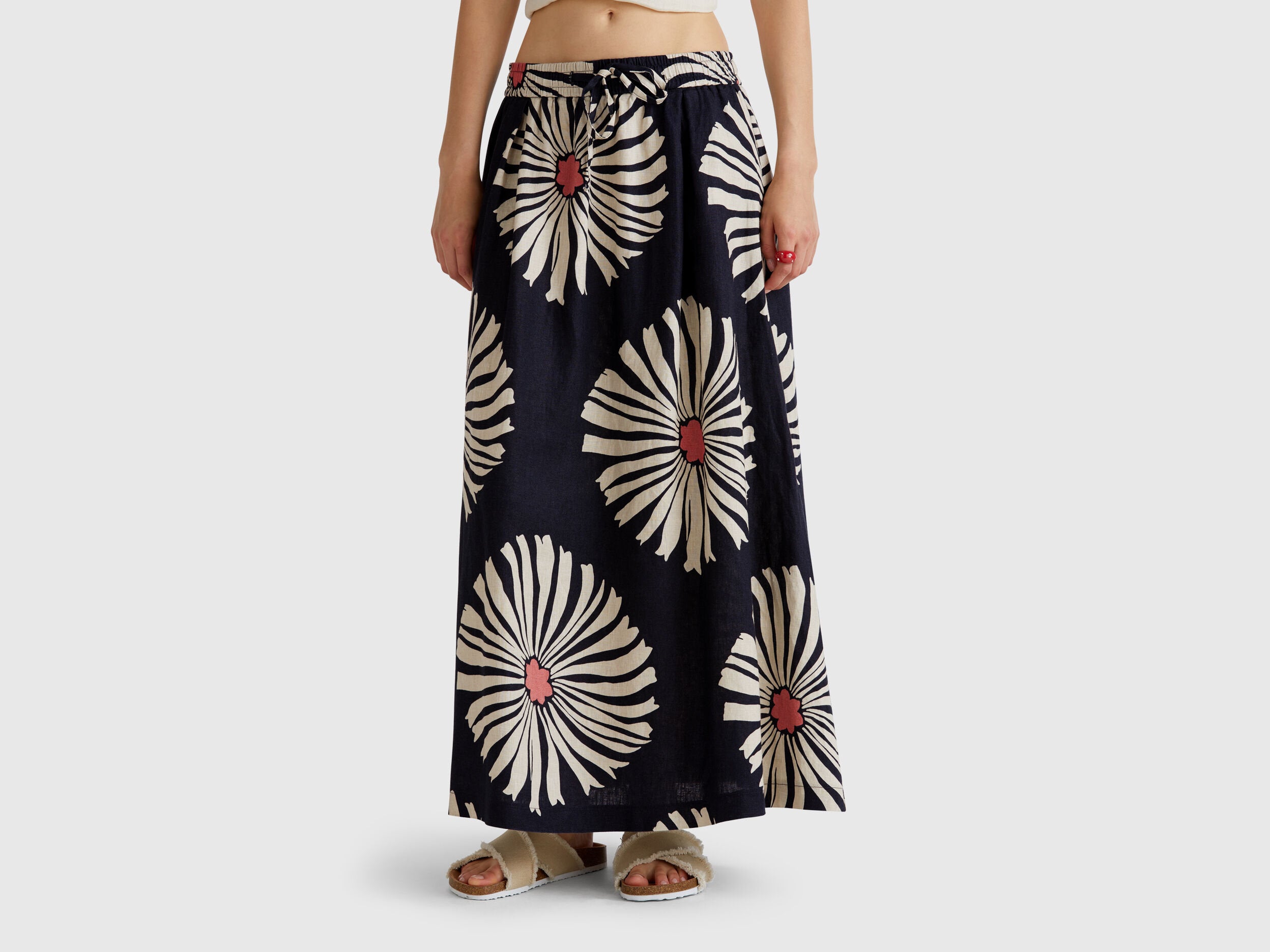 Benetton_Midi Skirt with Floral Print_4KPRD004T_70A_02