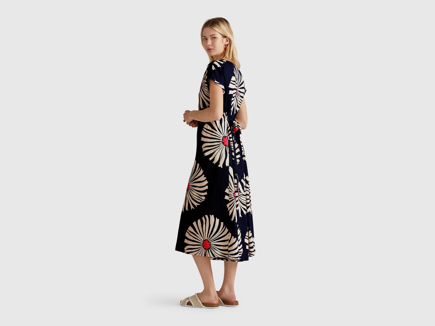 Benetton_Printed Linen Dress_4KPRDV0BB_70A_03