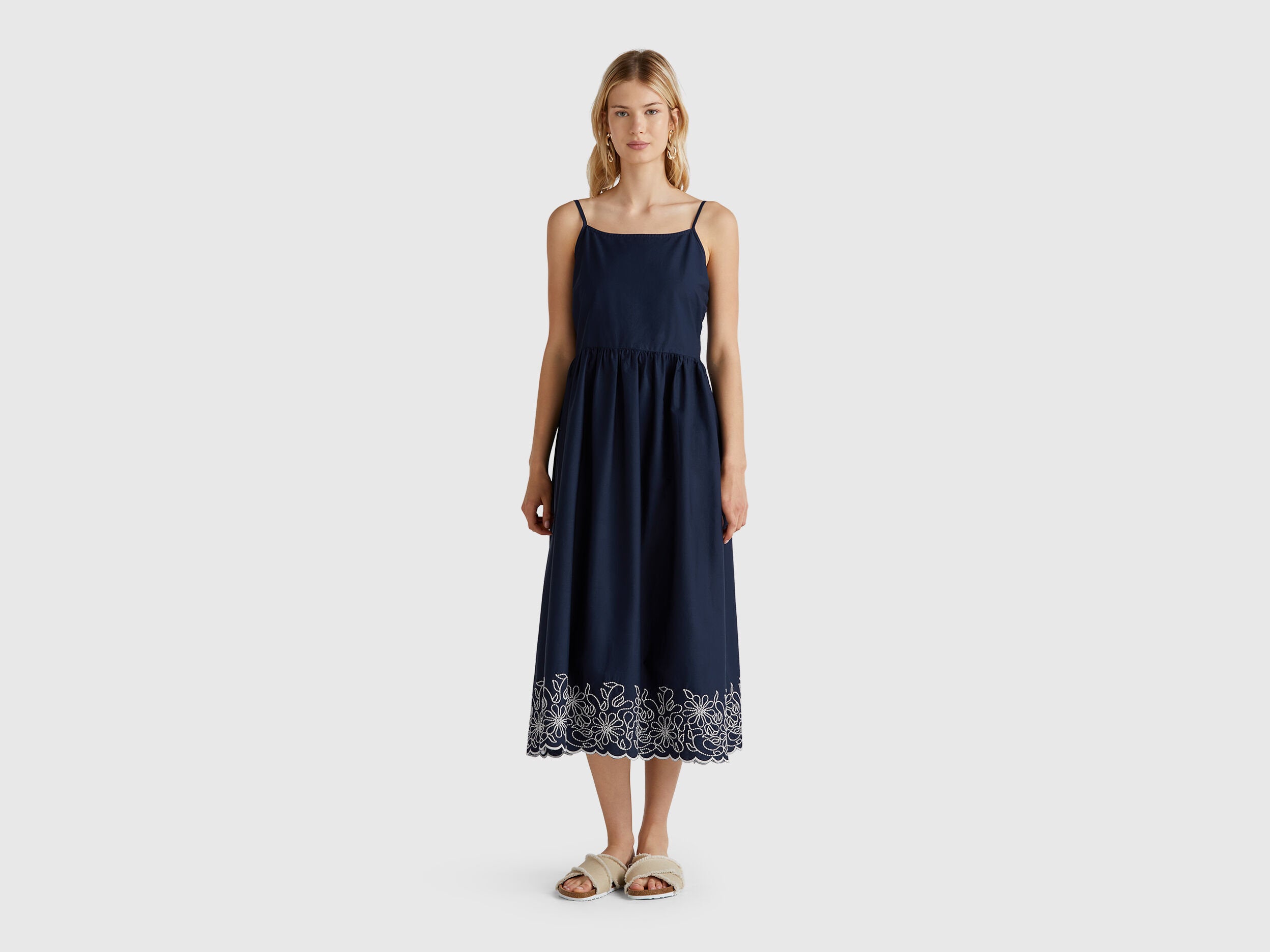 Benetton_Dress with Floral Embroidery_4KUSDV0B7_252_01