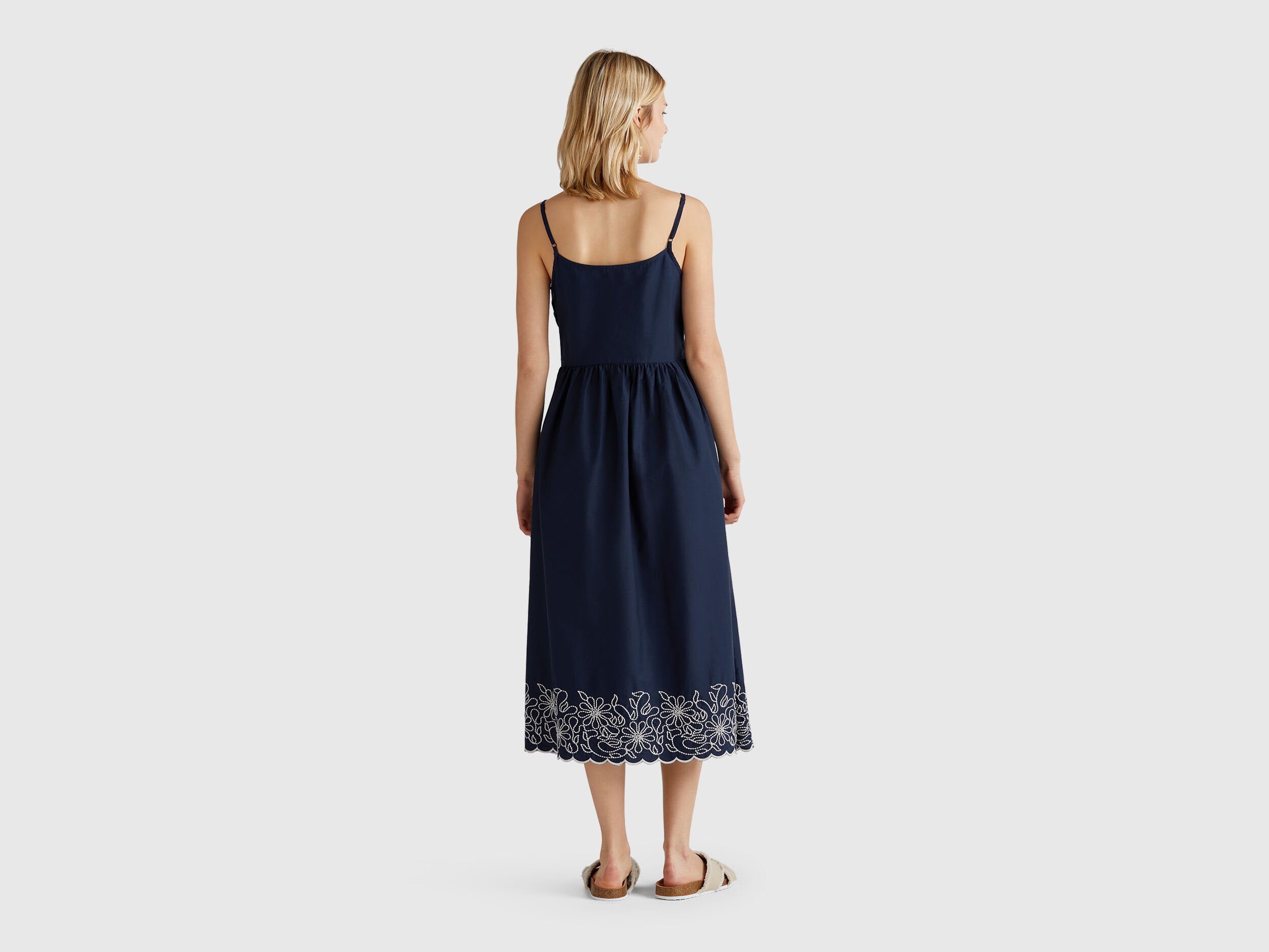 Benetton_Dress with Floral Embroidery_4KUSDV0B7_252_02
