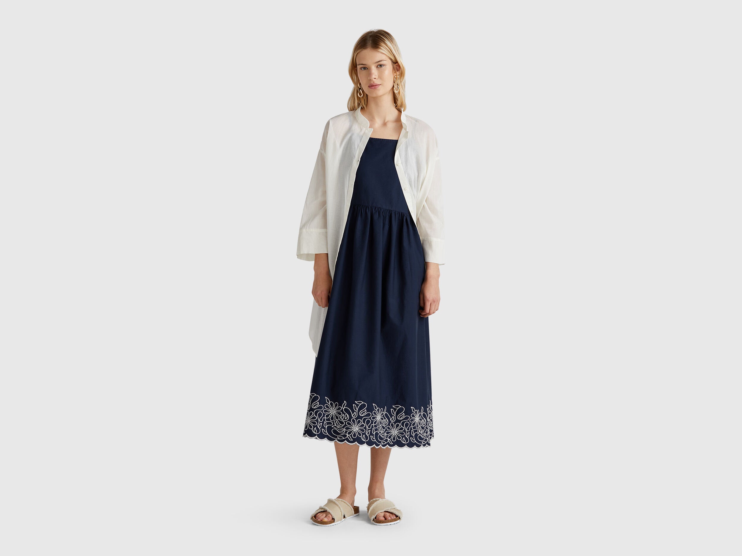 Benetton_Dress with Floral Embroidery_4KUSDV0B7_252_03