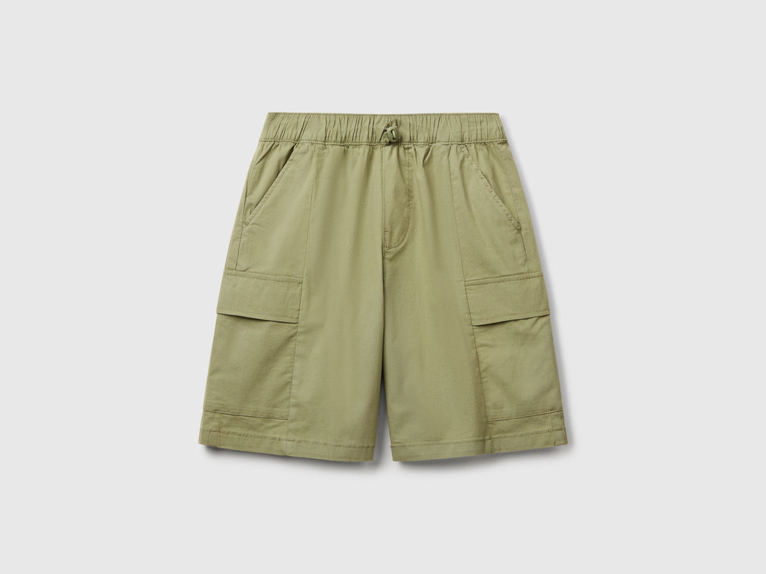 Benetton_Parachute Bermudas in Stretch Cotton_4L2VC9046_26K_01