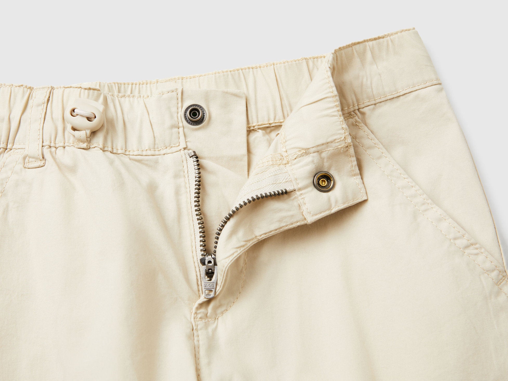 Benetton_Parachute Trousers in Stretch Cotton_4L2VGF01R_152_03