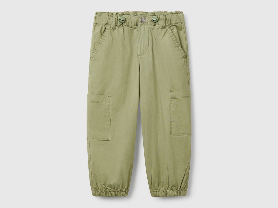 Benetton_Parachute Trousers in Stretch Cotton_4L2VGF01R_26K_01
