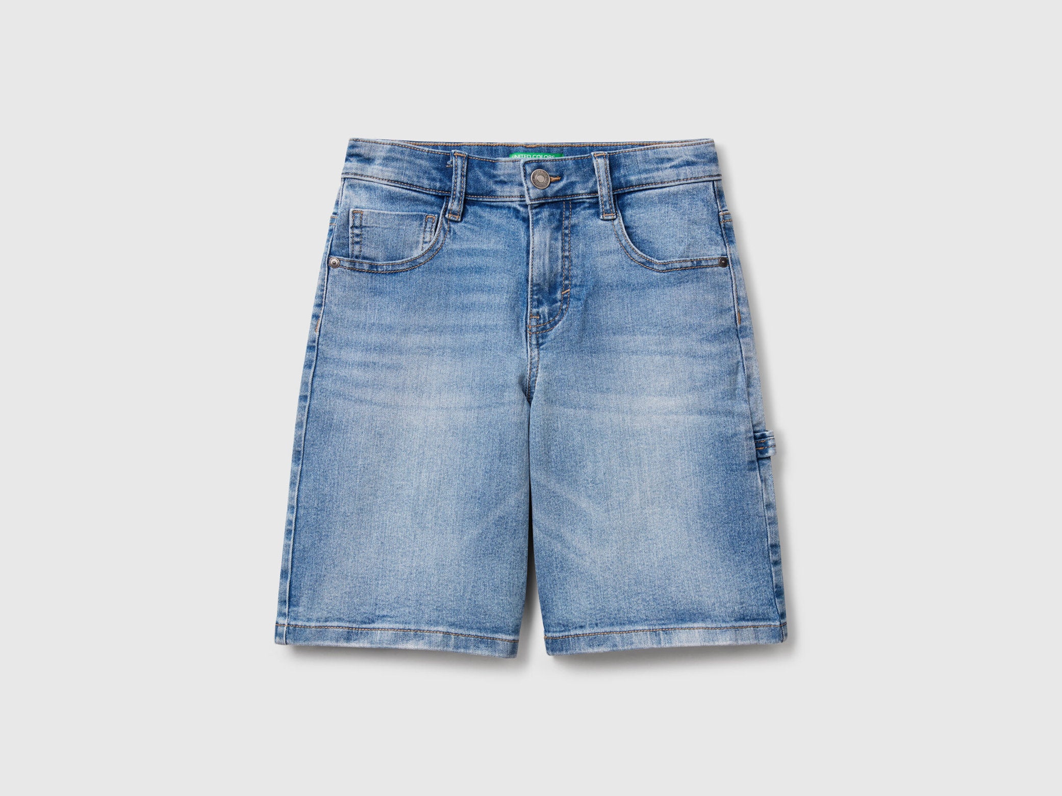 Benetton_Straight Fit Denim Bermudas_4PORC903I_902_01