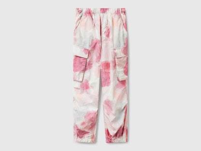 Benetton_Parachute Trousers with Pattern Print_4Q2RCF04K_63N_01