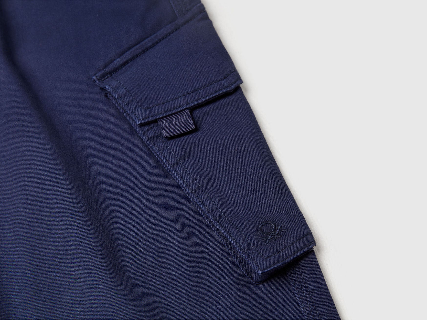 Benetton_Dark Blue_Regular Fit Cargo Trousers_4RHPCF04Y_252_03