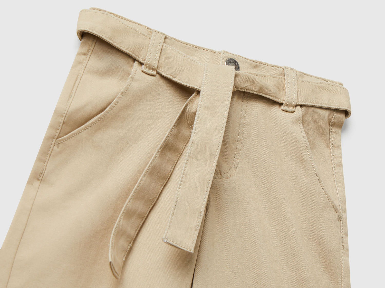 Benetton_Dove Gray_Wide Fit Trousers with Sash_4RHPGF02G_06B_03