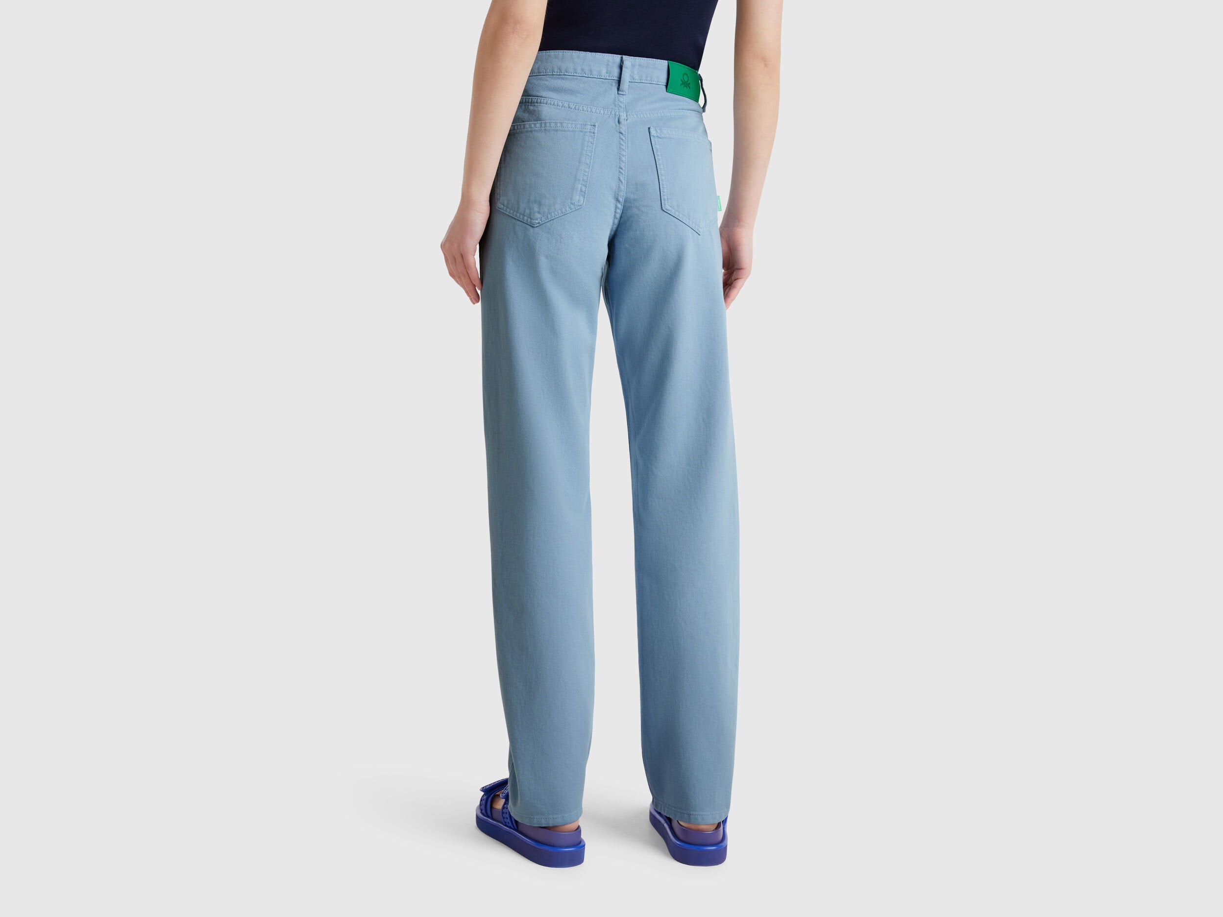 Benetton_Straight Leg Jeans_4RZVDE00J_2F9_03