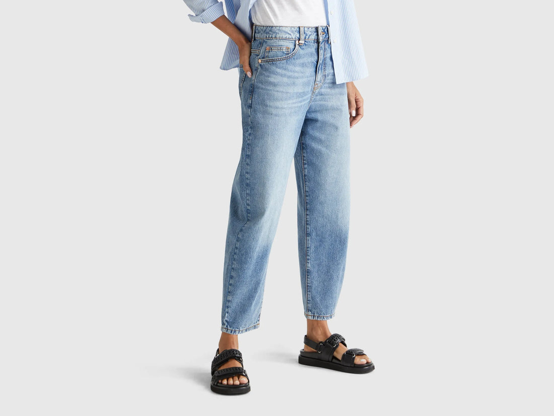 Benetton Light Blue Women Balloon Fit Jeans SKU: 4SHBDE00I_902 Image 02