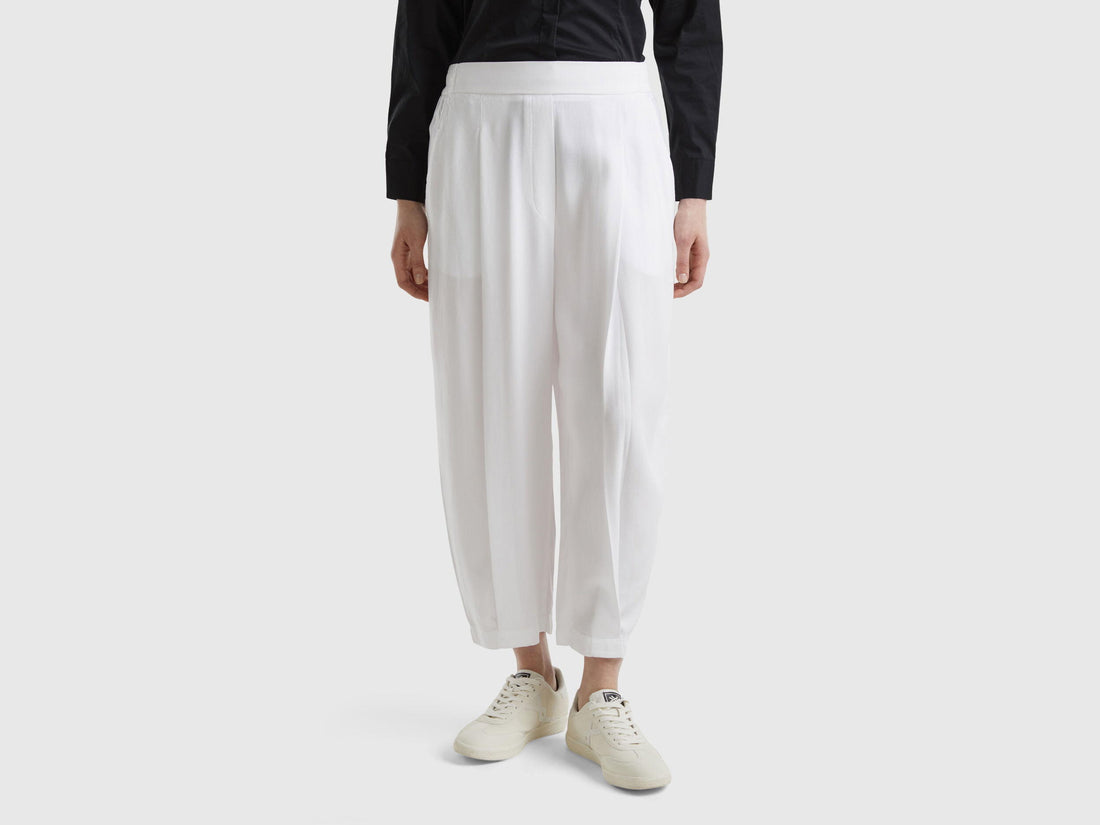 Cropped Trousers With Pleats_4T9155AA4_101_01