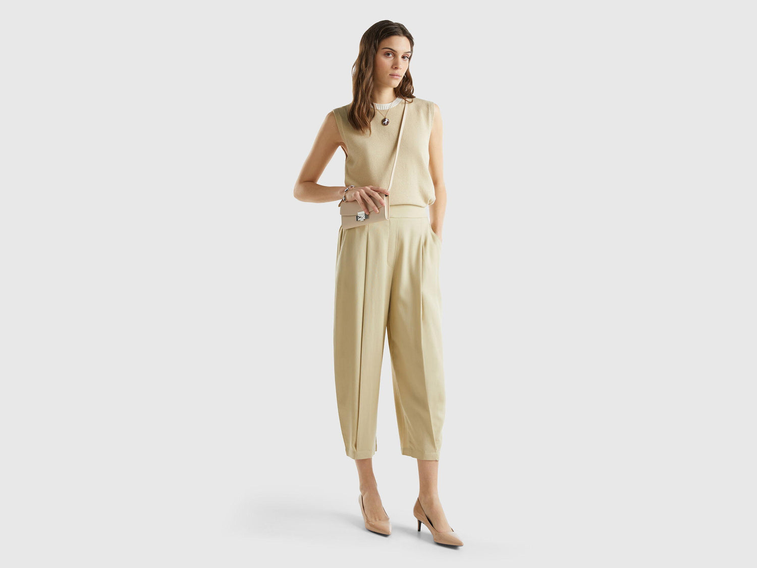 Cropped Trousers With Pleats_4T9155AA4_32G_03